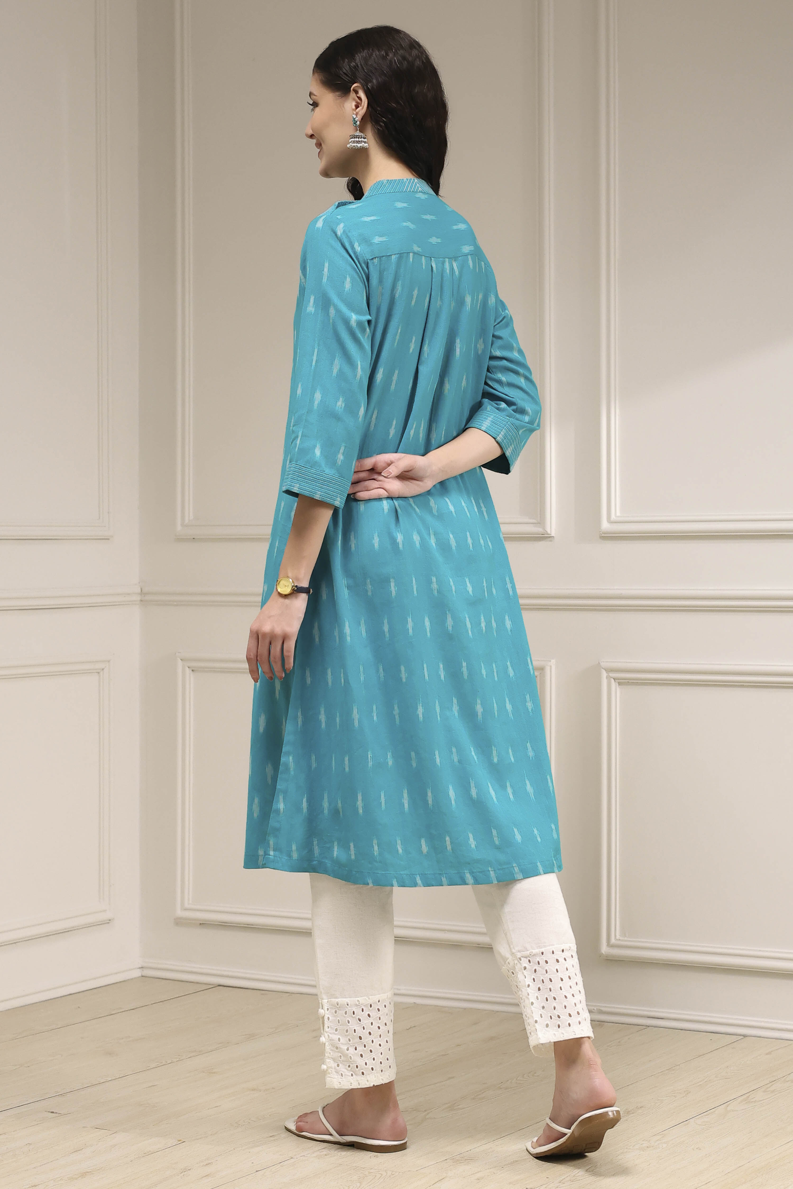 Blue Cotton Ikat Straight Kurta image number 3
