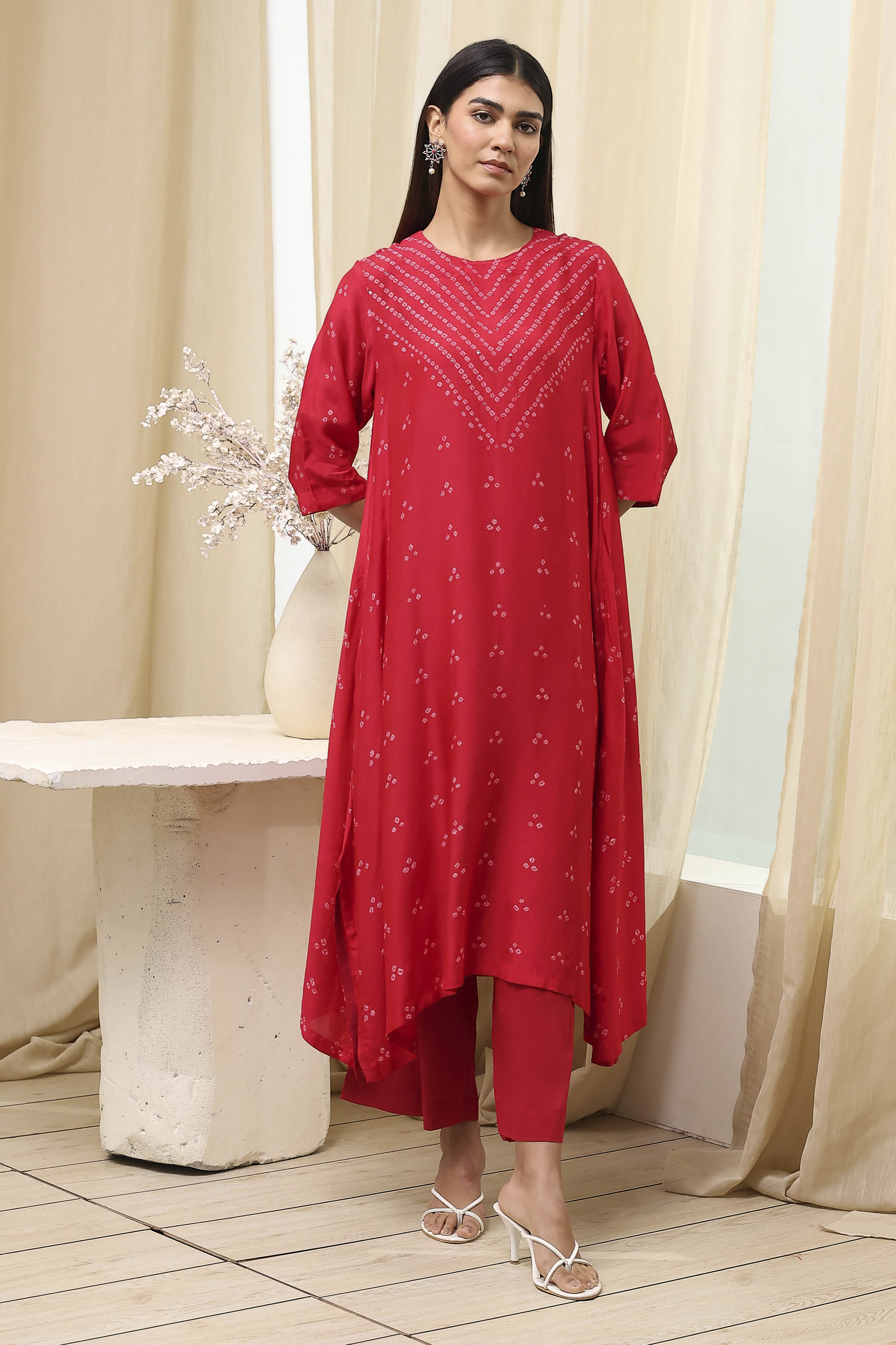 Red Shantoon Asymmetric Suit Set image number 7