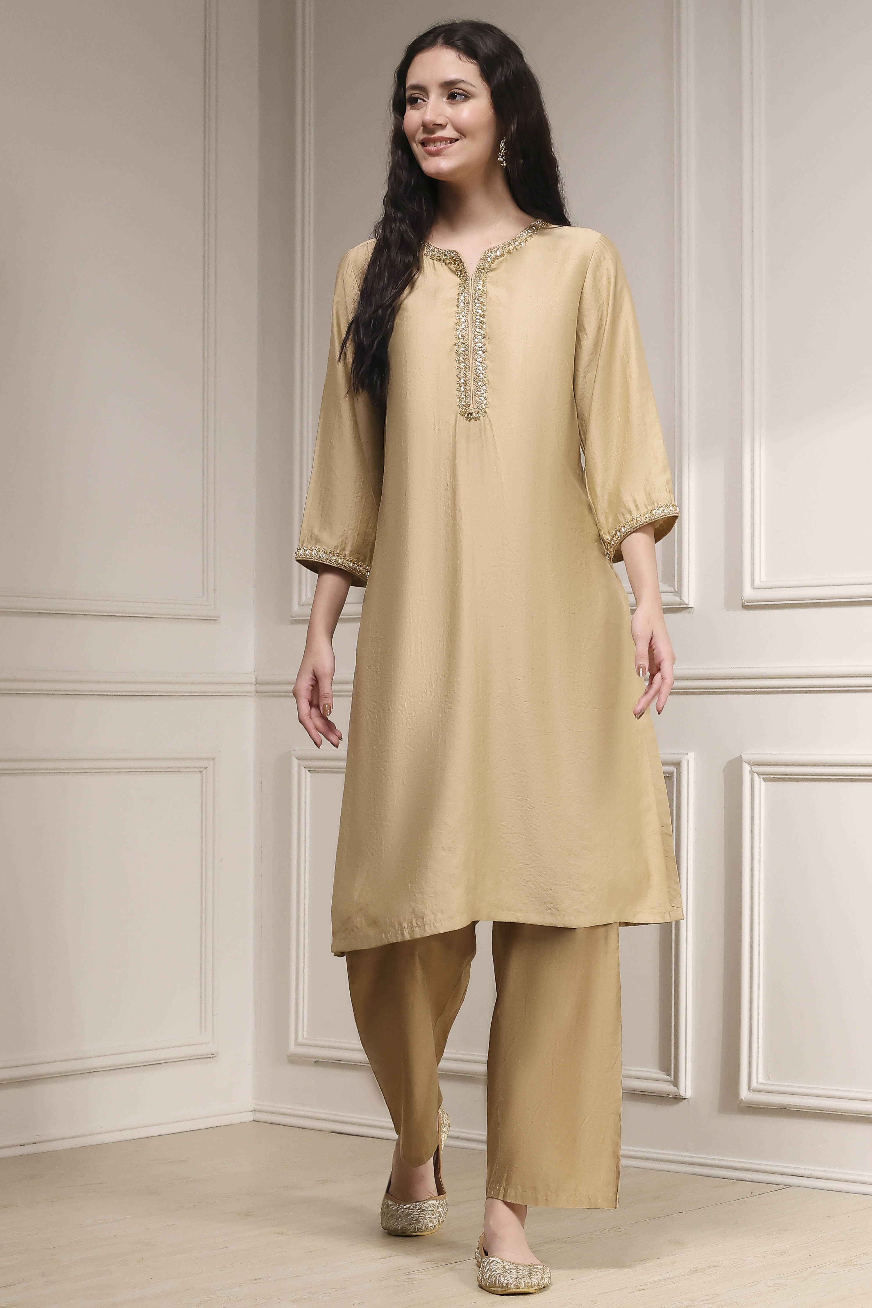 Beige Solid Straight Kurta image number 5