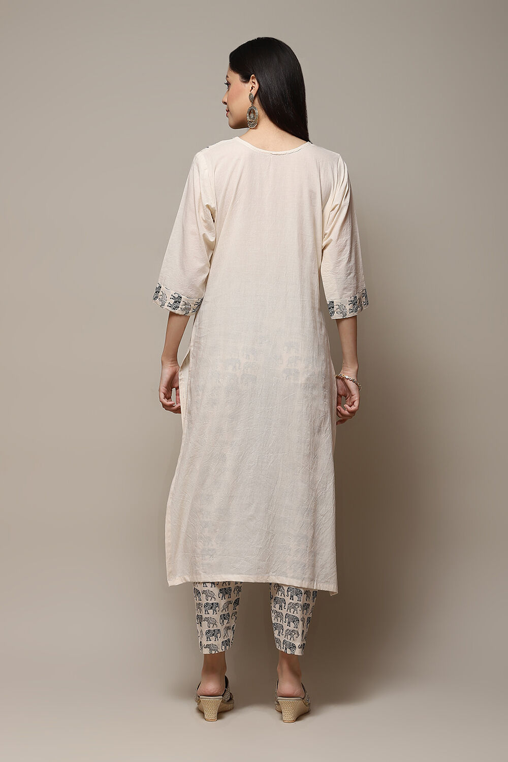 Off White Cotton Handloom Unstitched Suit Set image number 5