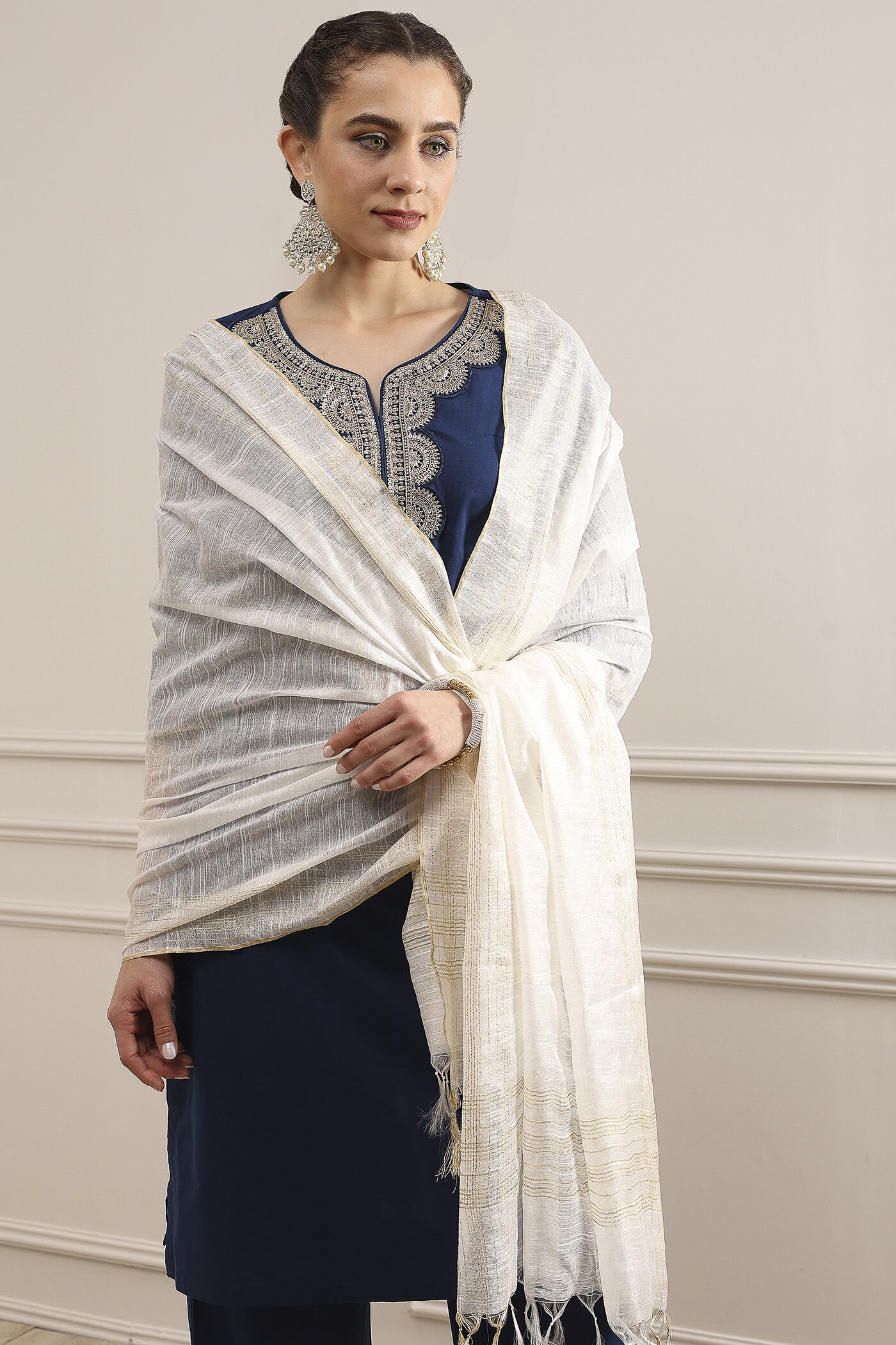 Off White Polyester Yarndyed Dupatta image number 3