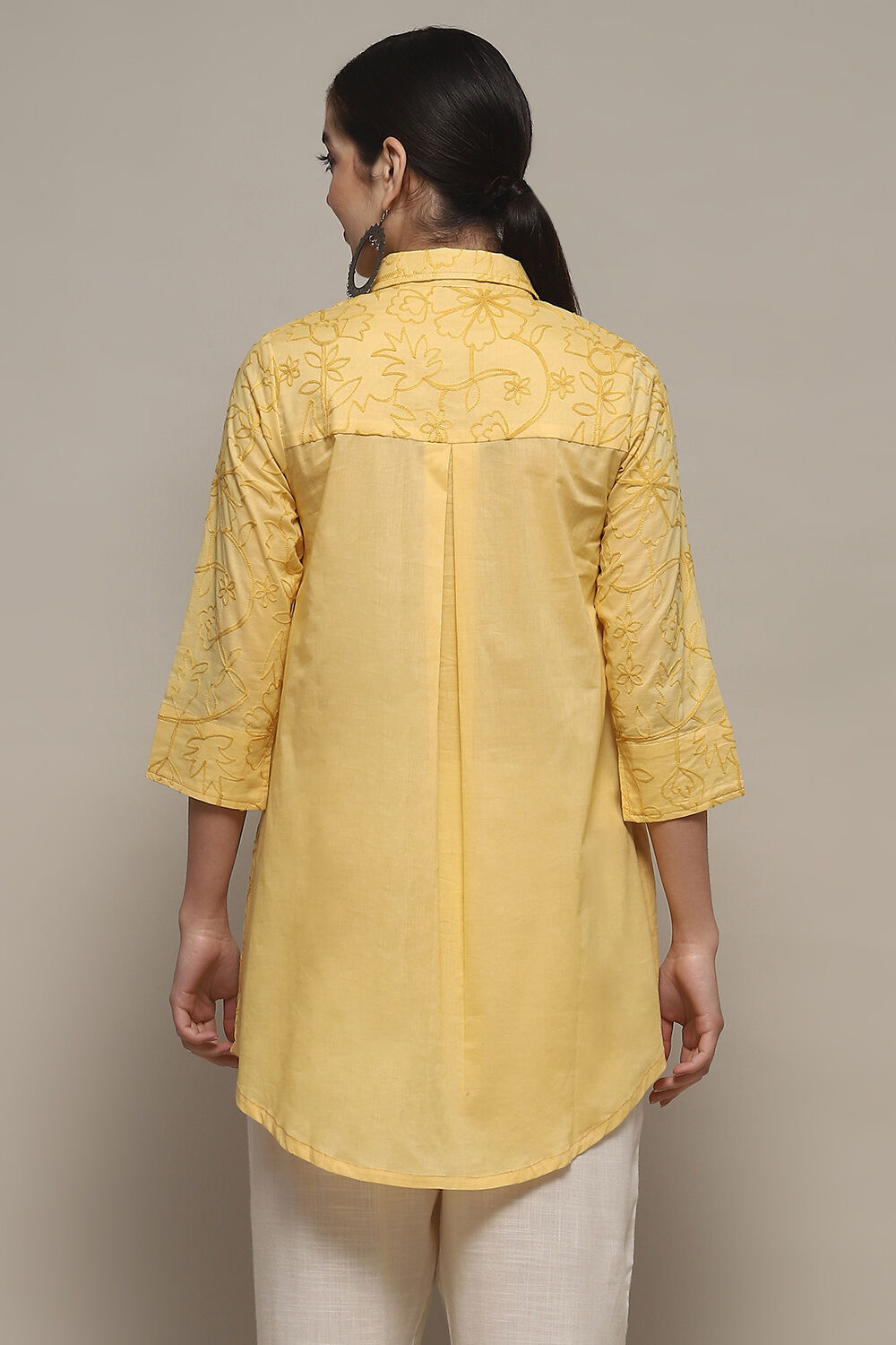 Yellow Rayon Straight Kurti image number 3