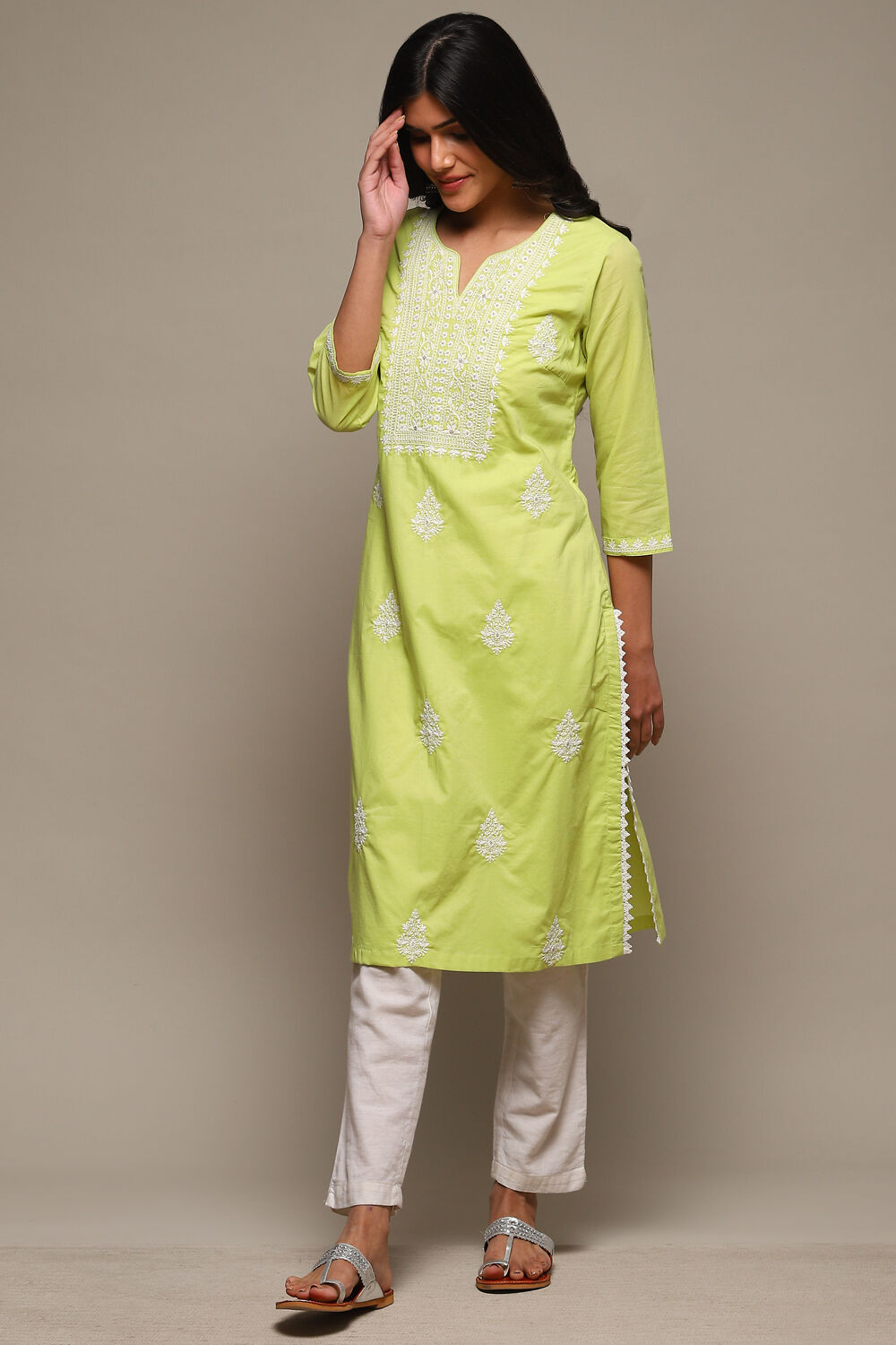 Sea Green Cotton Straight Embroidered Kurta image number 2