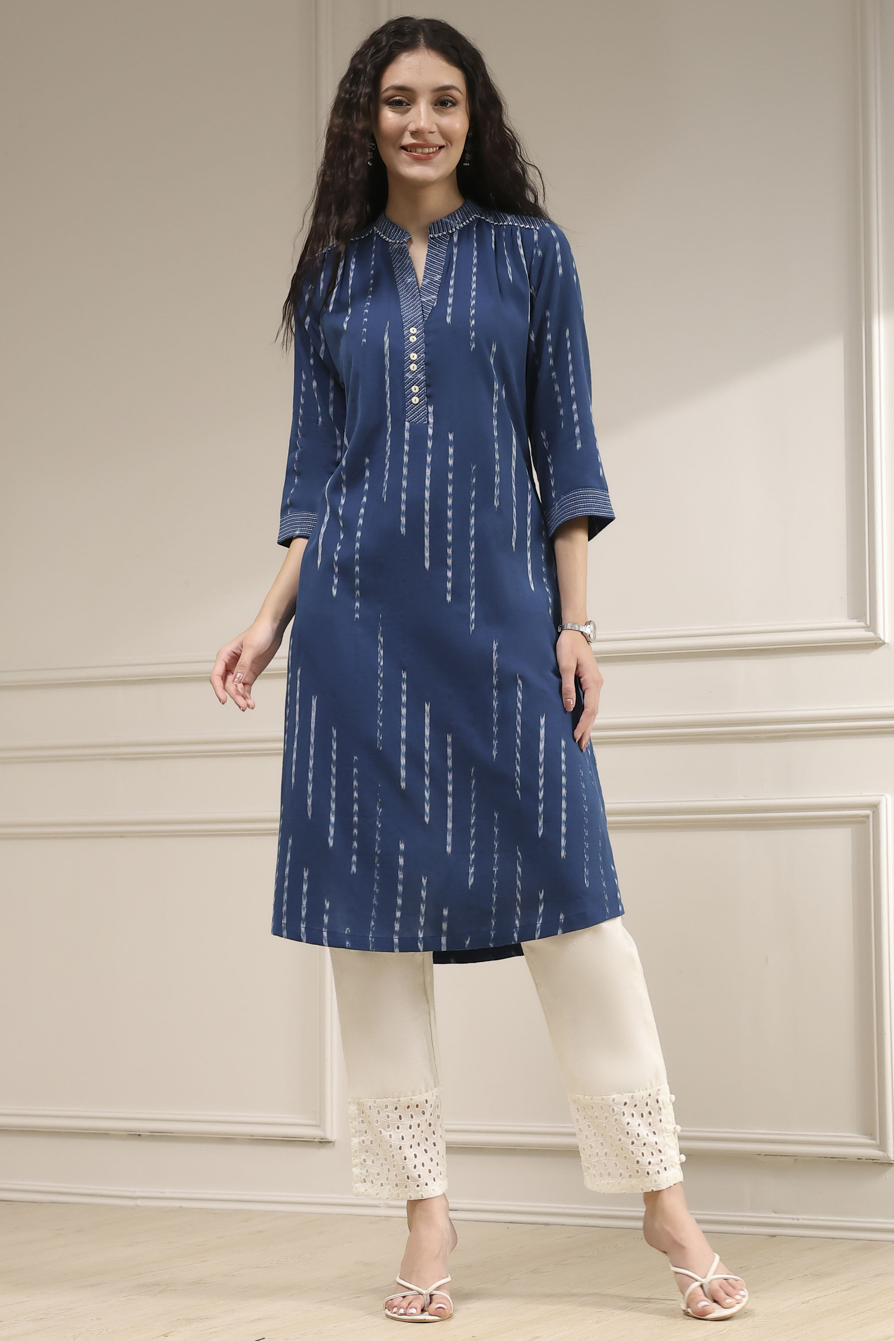 Blue Cotton Ikat Straight Kurta image number 5