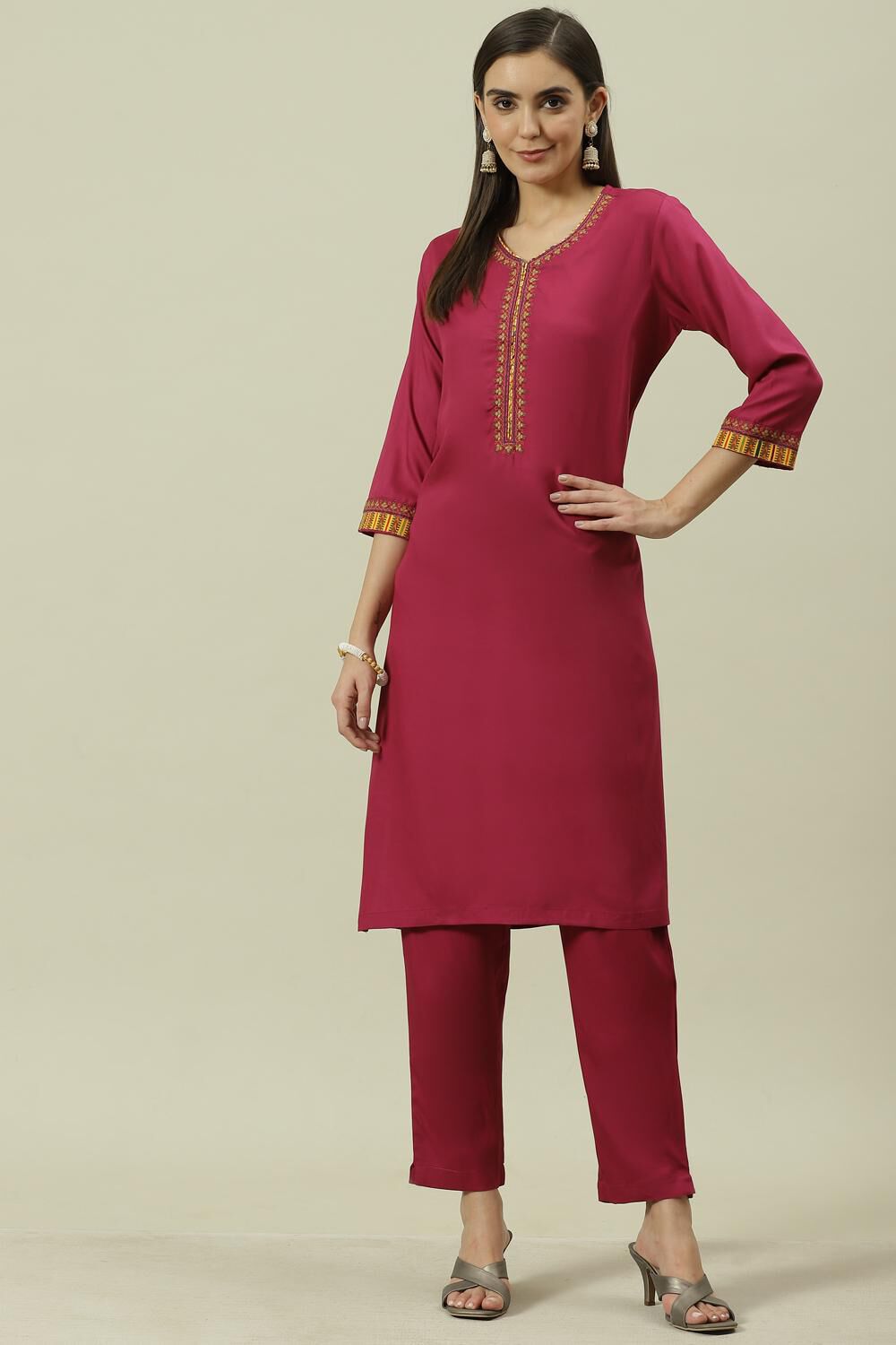 Wine Solid LIVA Straight Kurta Regular Pant Suit Set image number 5