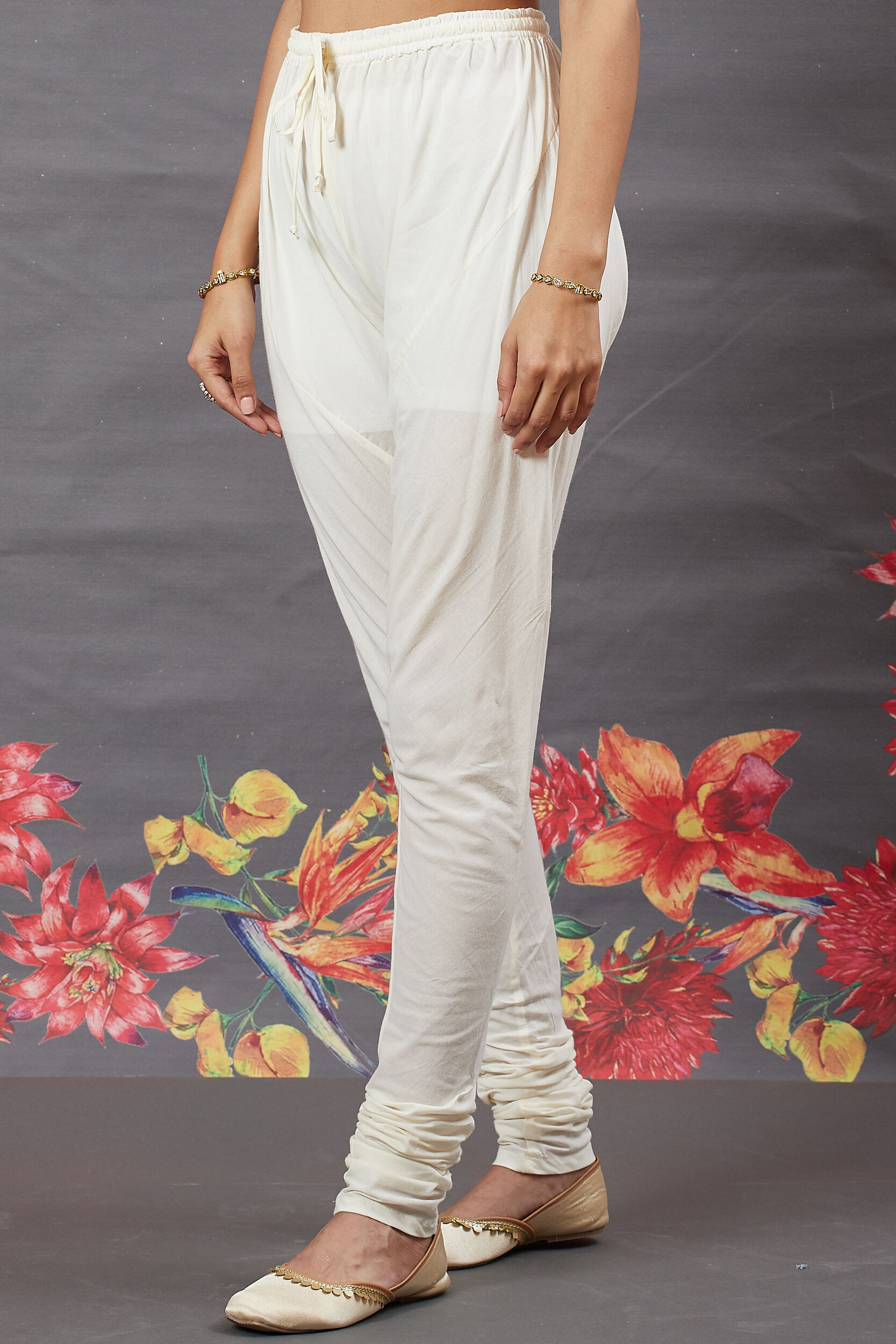 Off White Cotton Straight Printed Suit Set image number 3