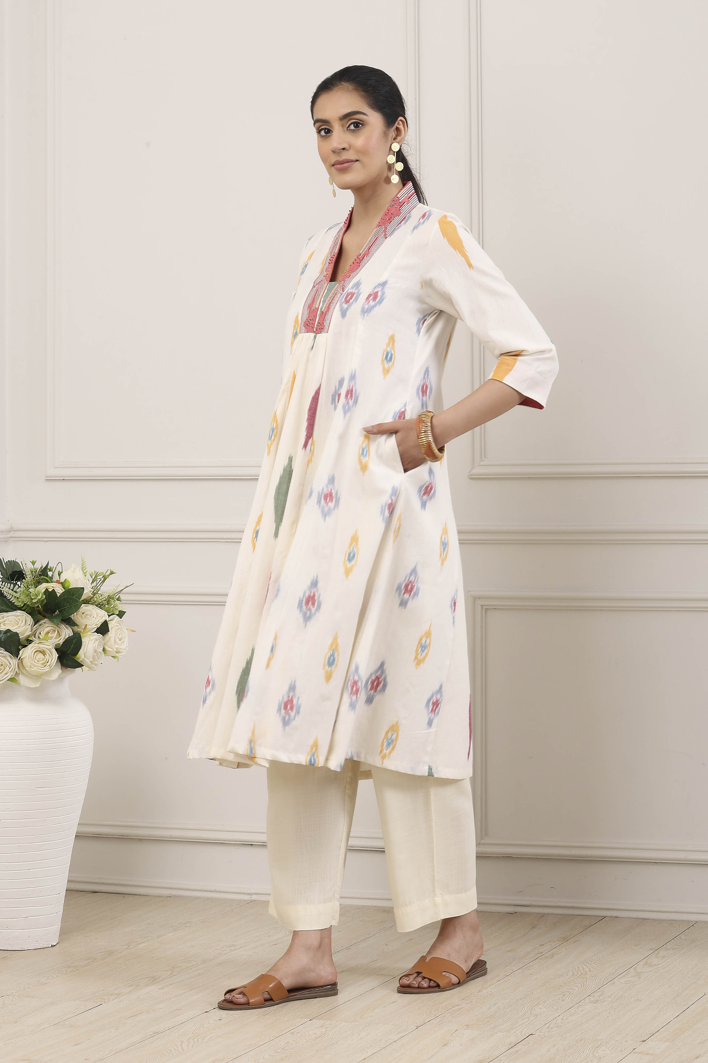 Off White Cotton Geometric Printed A-Line Kurta image number 2