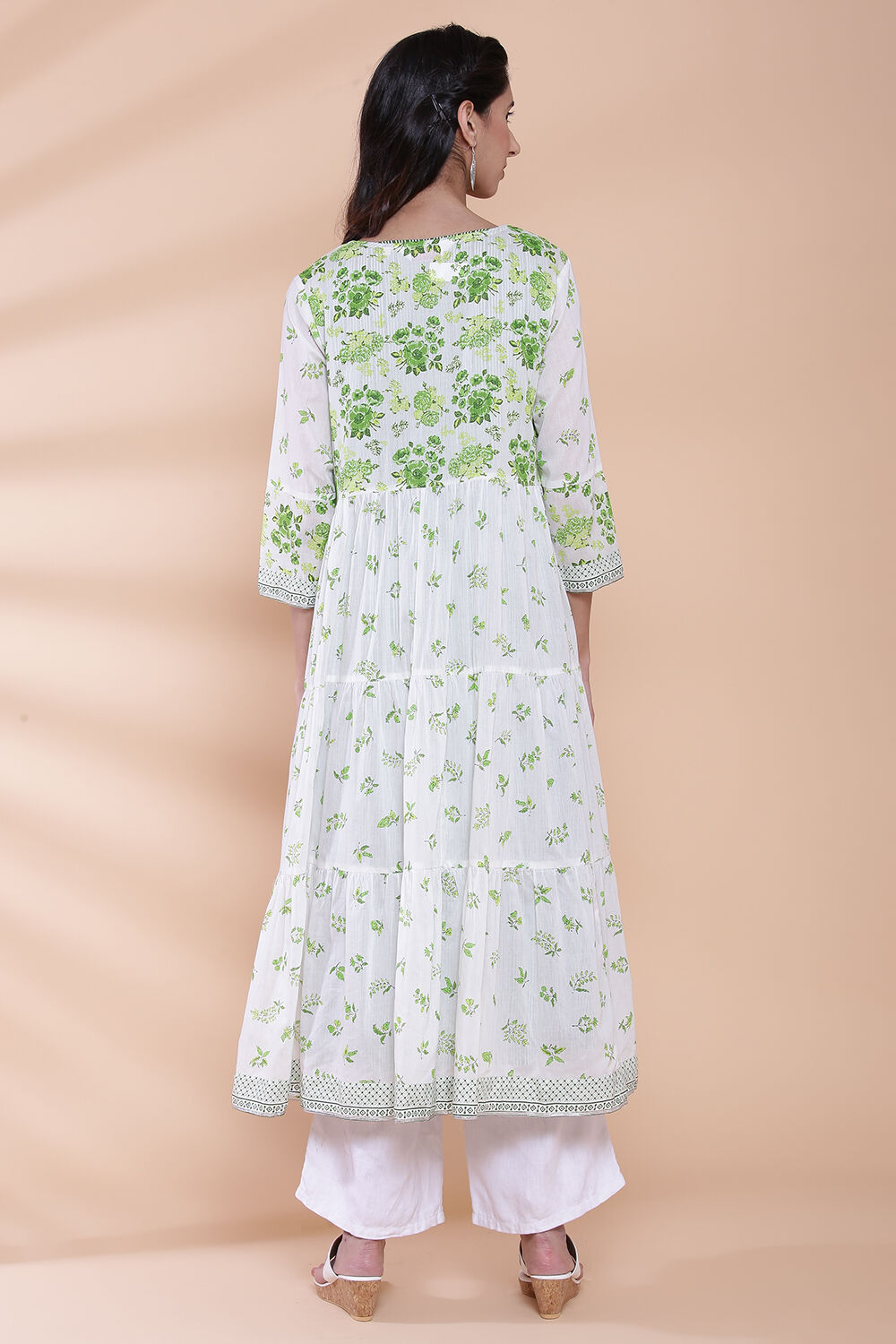 White And Green Cotton Double Layered Kurta image number 6