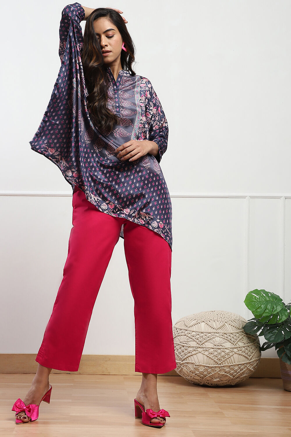Black Cotton Solid Pants image number 0