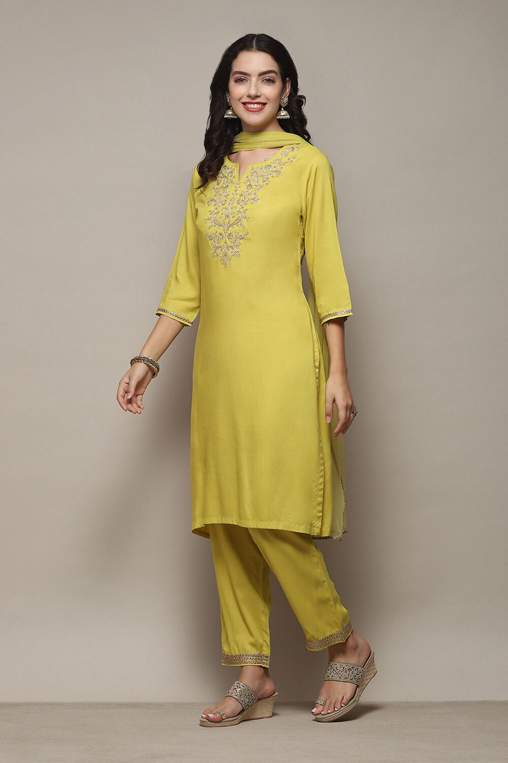 Lime Green Rayon flax Narrow Kurta Pant Suit Set image number 4
