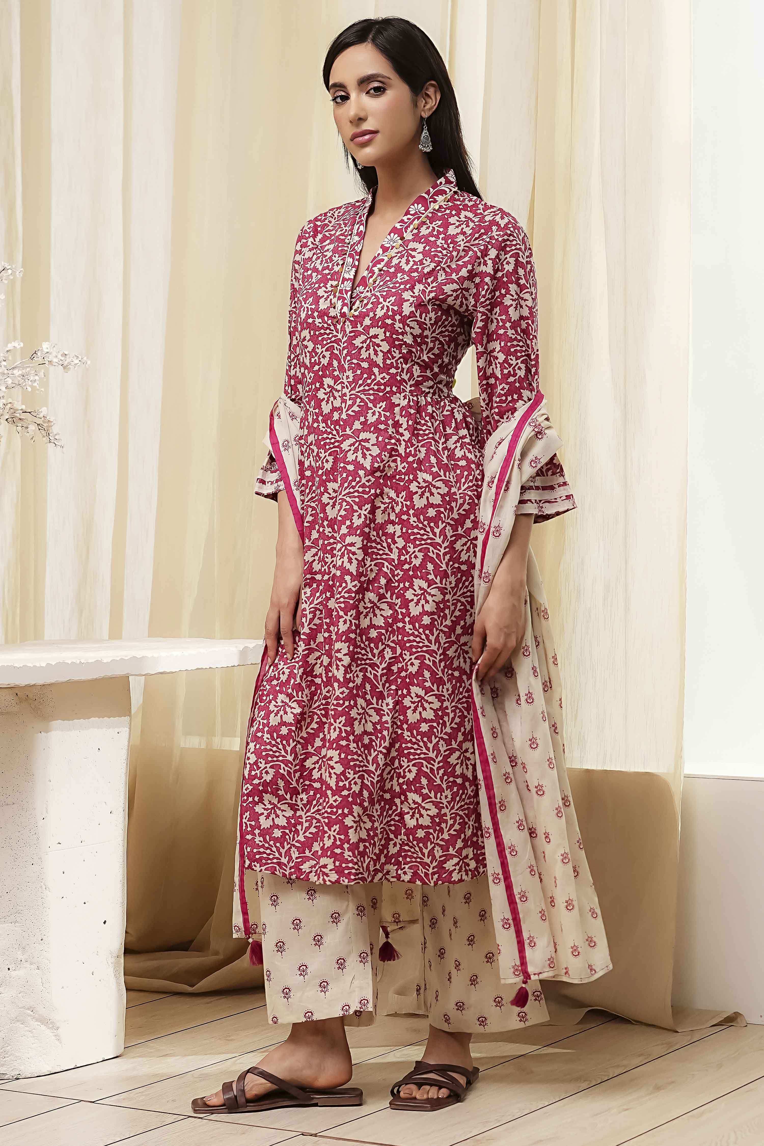 Red Cotton Printed Gathered Suit Set image number 3