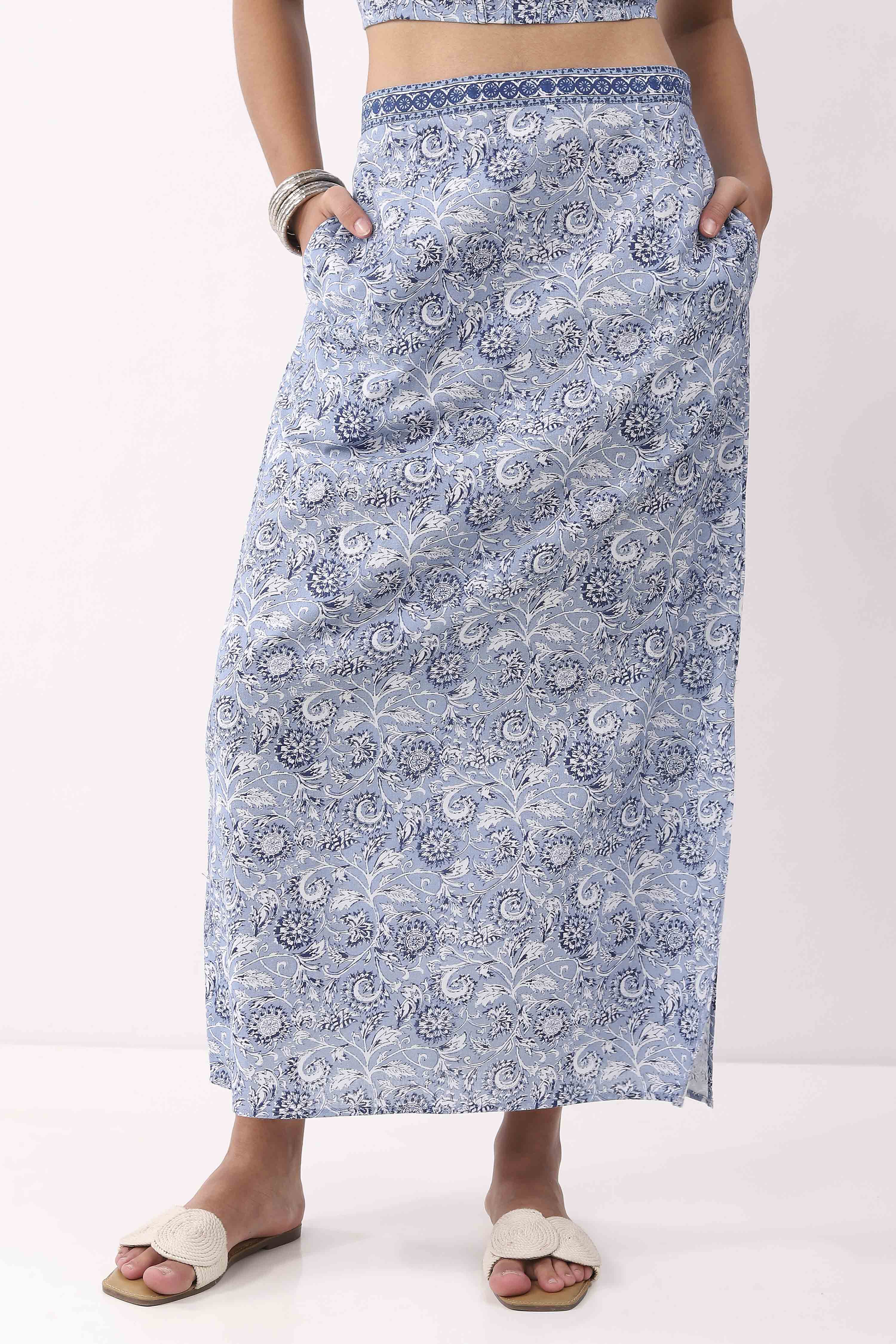 Blue Cotton Floral Side Slit Maxi Skirt image number 4