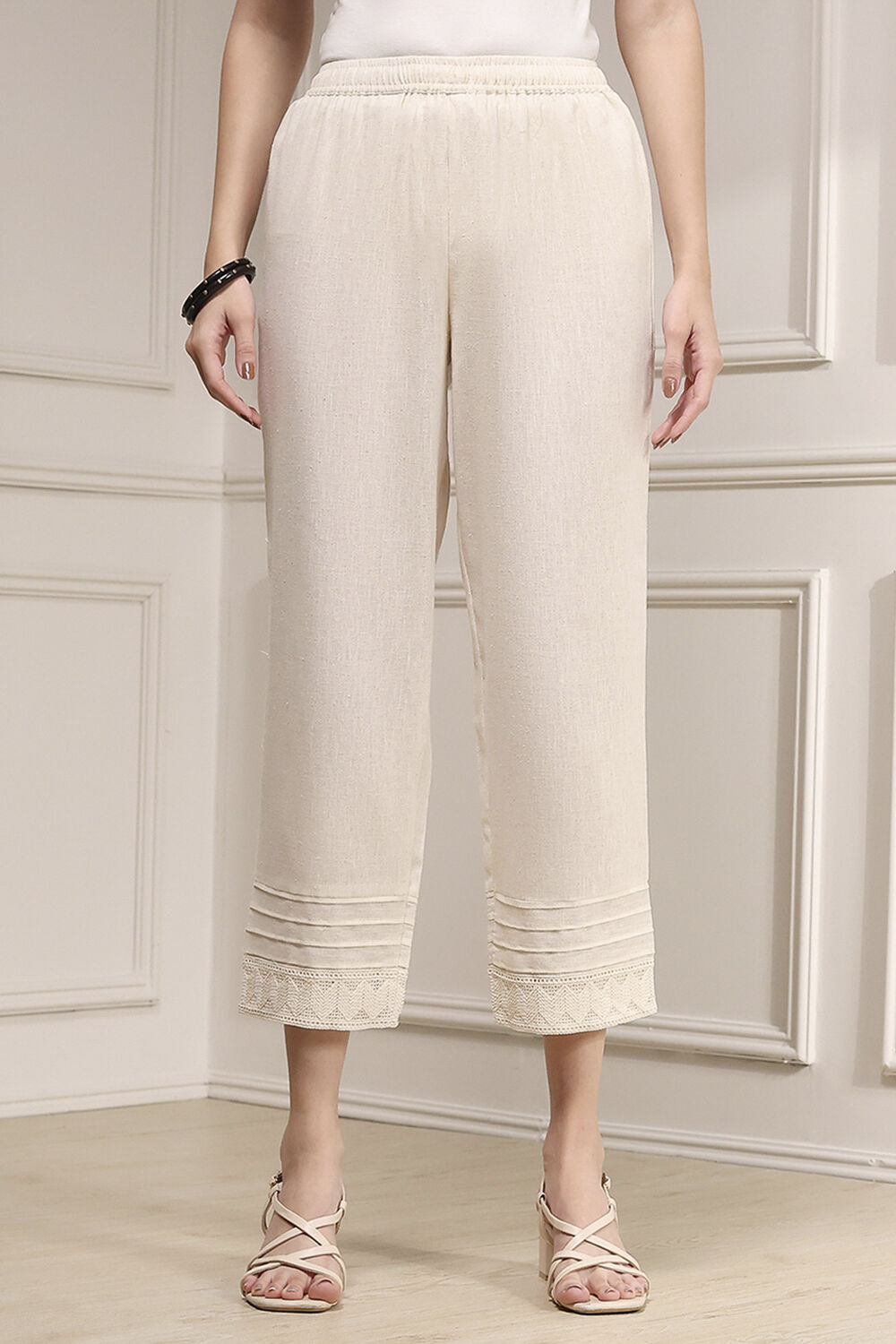 Off-White Cotton Blend Solid Pants image number 4
