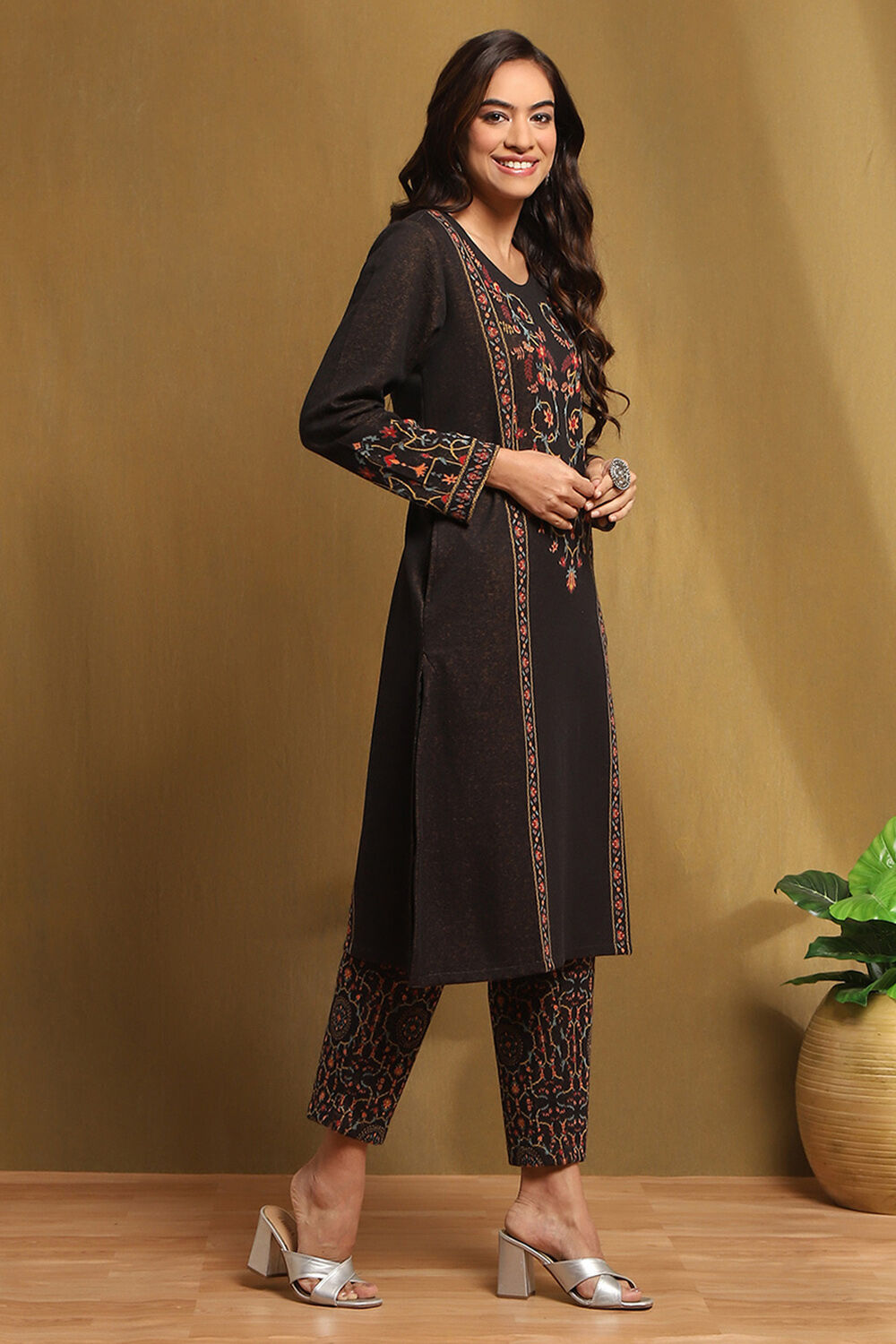 Black Jacquard Printed Straight Winter wear Kurta Set image number 5