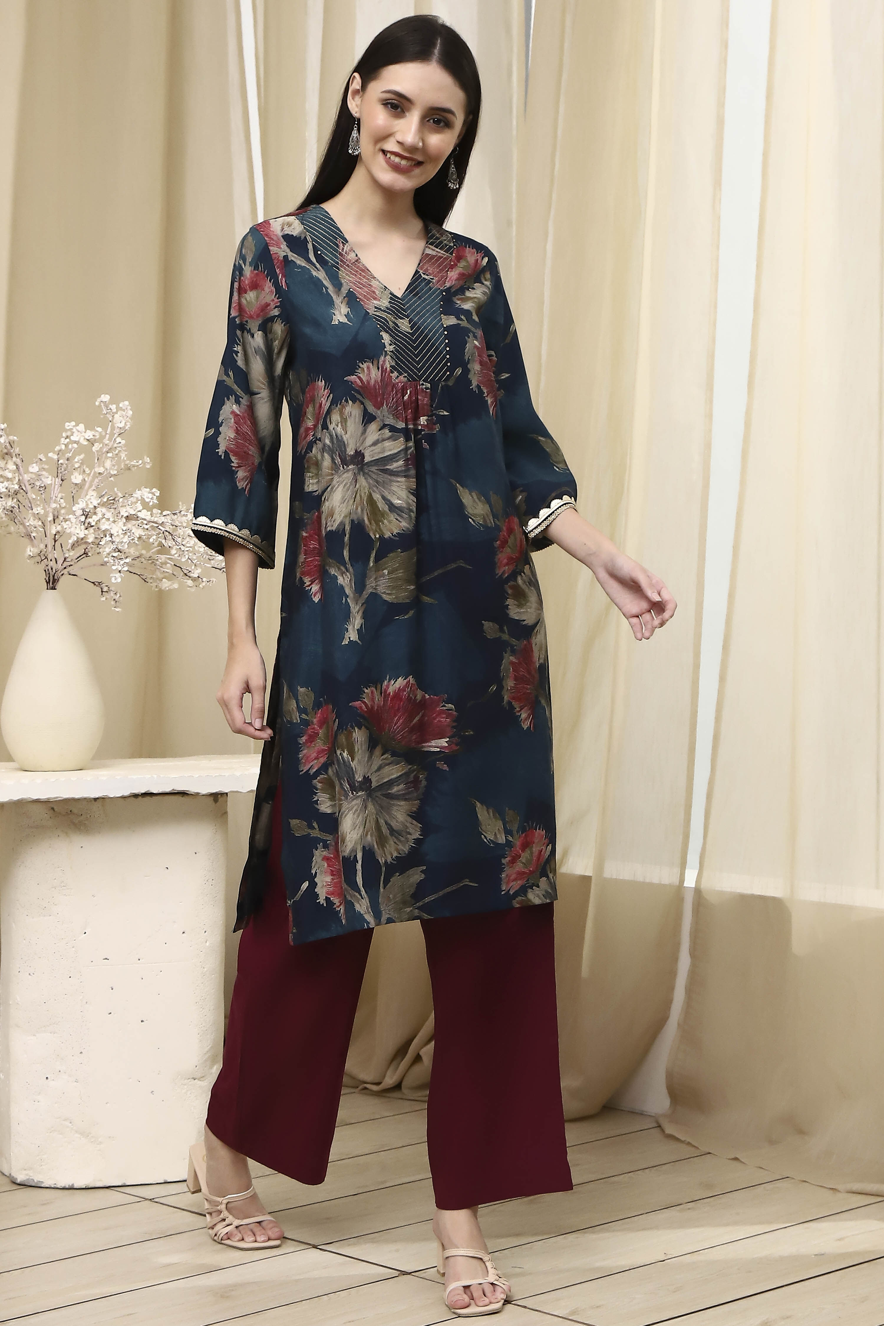 Navy Blue Floral Printed Straight Kurta image number 4