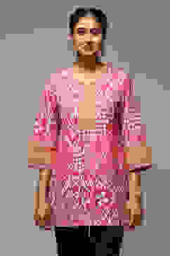 Red Cotton Blend Printed Kurti image number 5