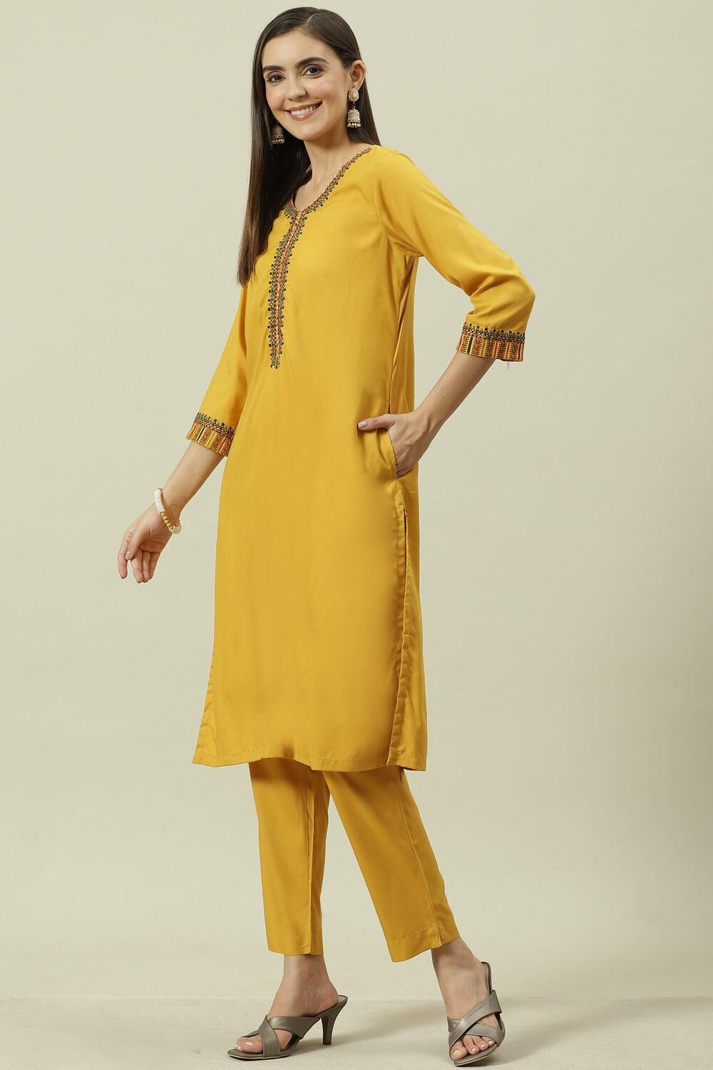 Yellow Solid LIVA Straight Kurta Regular Pant Suit Set image number 3