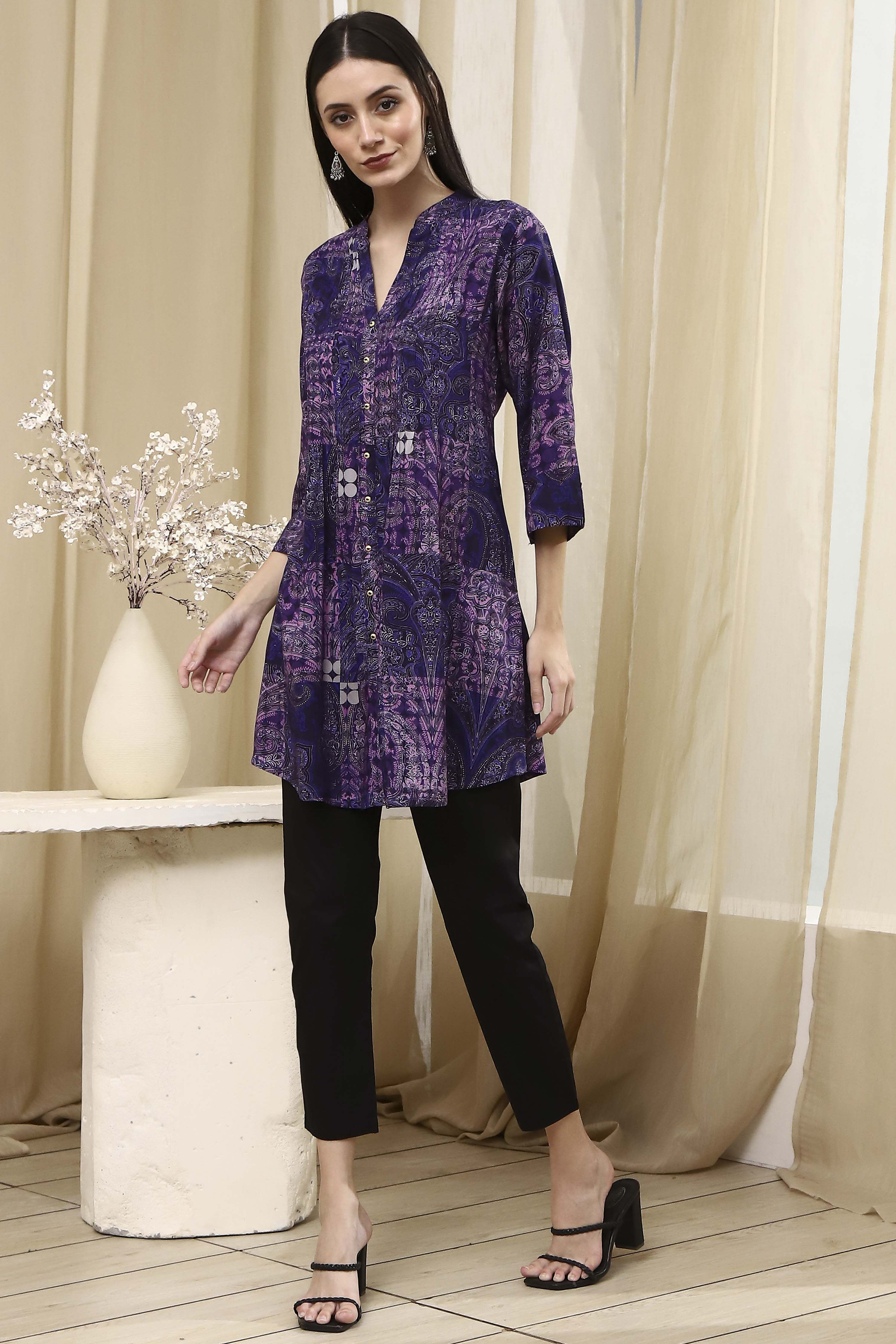 Olive Green Pleated Straight Short Kurta image number 2