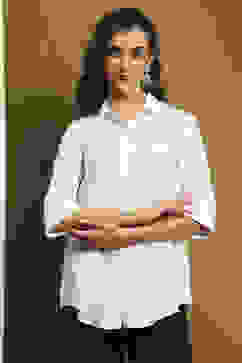 White Cotton Blend Solid Straight Shirt Style Kurti image number 5