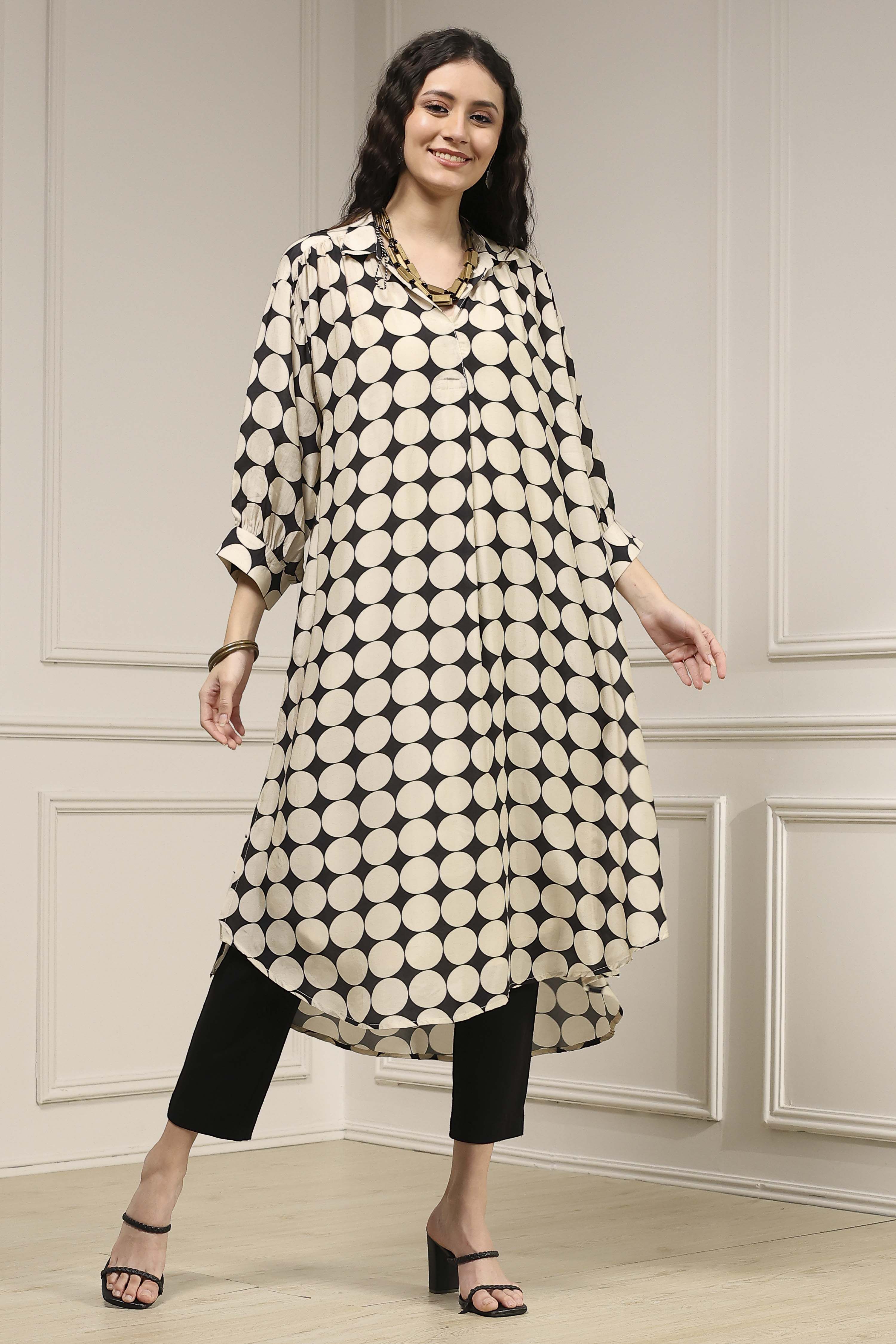 Ivory Printed A-Line Kurta image number 4