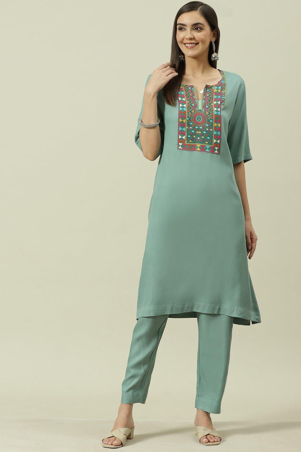 Sage Green Solid LIVA Straight Kurta Slim Pant Suit Set image number 0