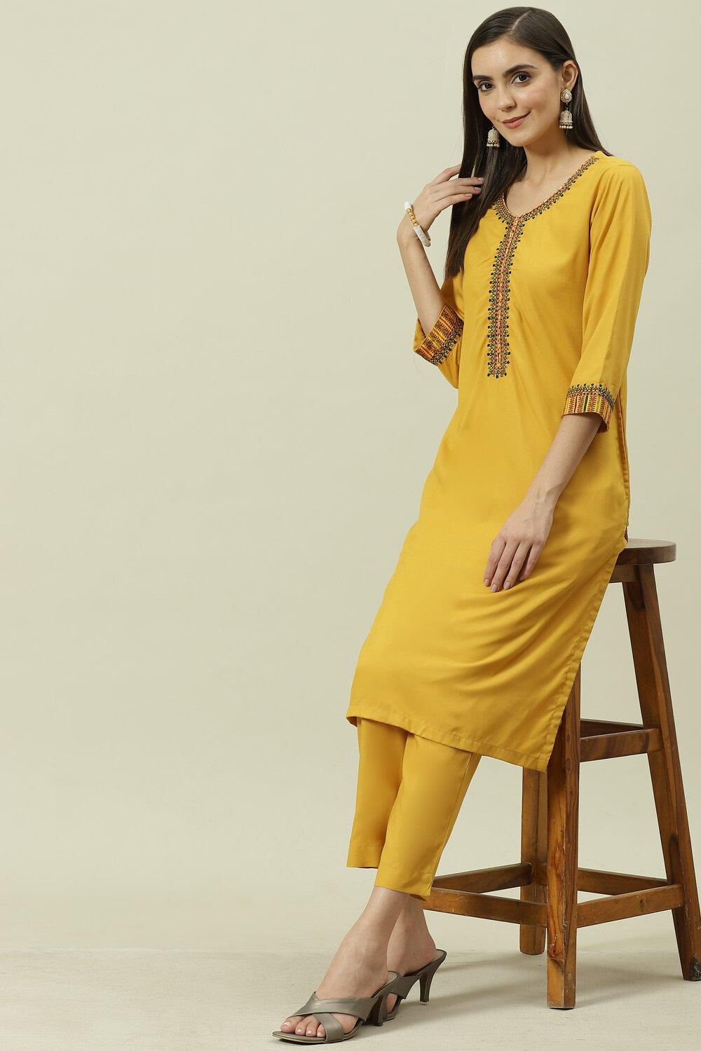 Yellow Solid LIVA Straight Kurta Regular Pant Suit Set image number 6