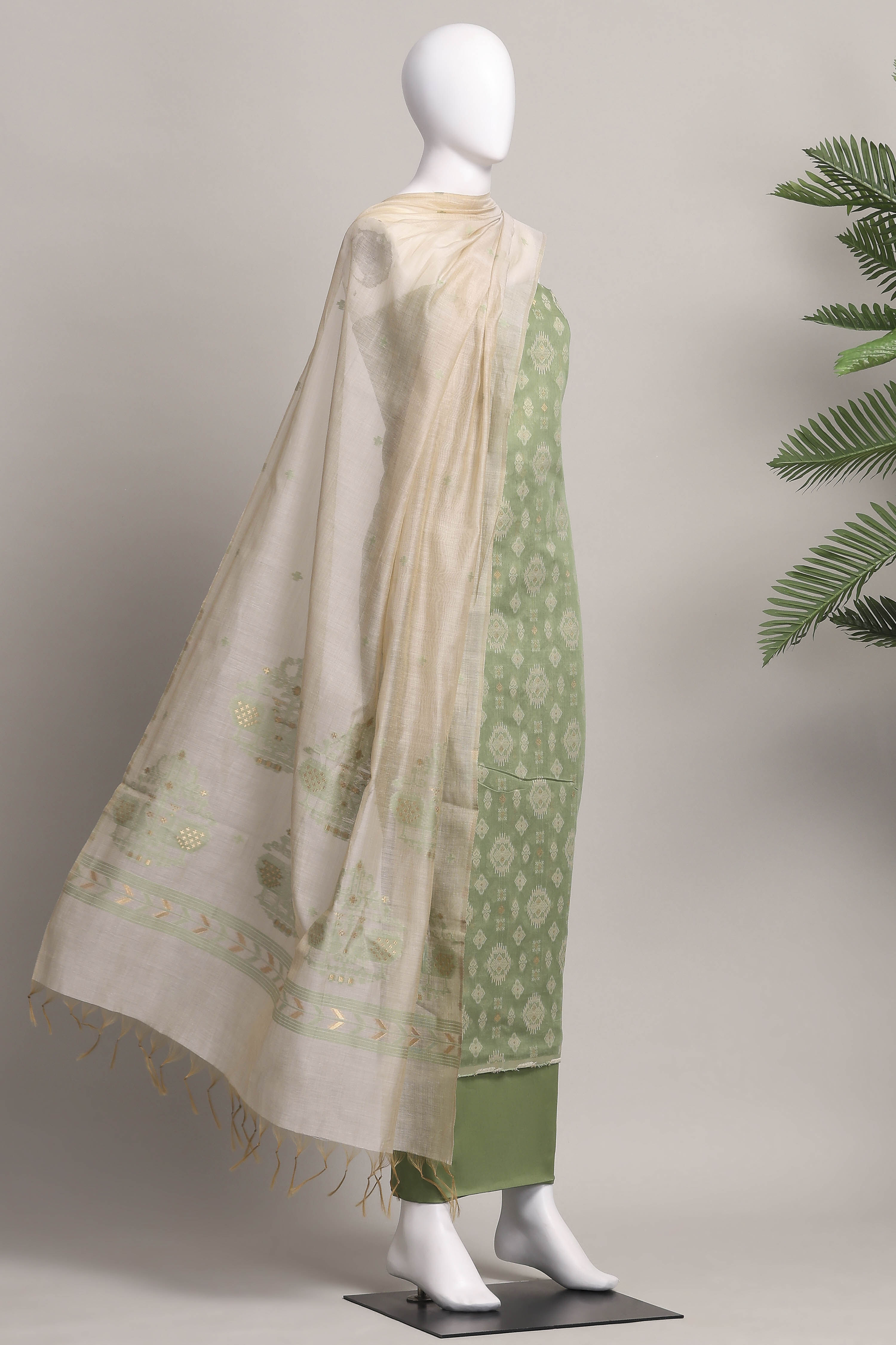 Green Cotton Jamdani Unstitched Suit Set image number 4