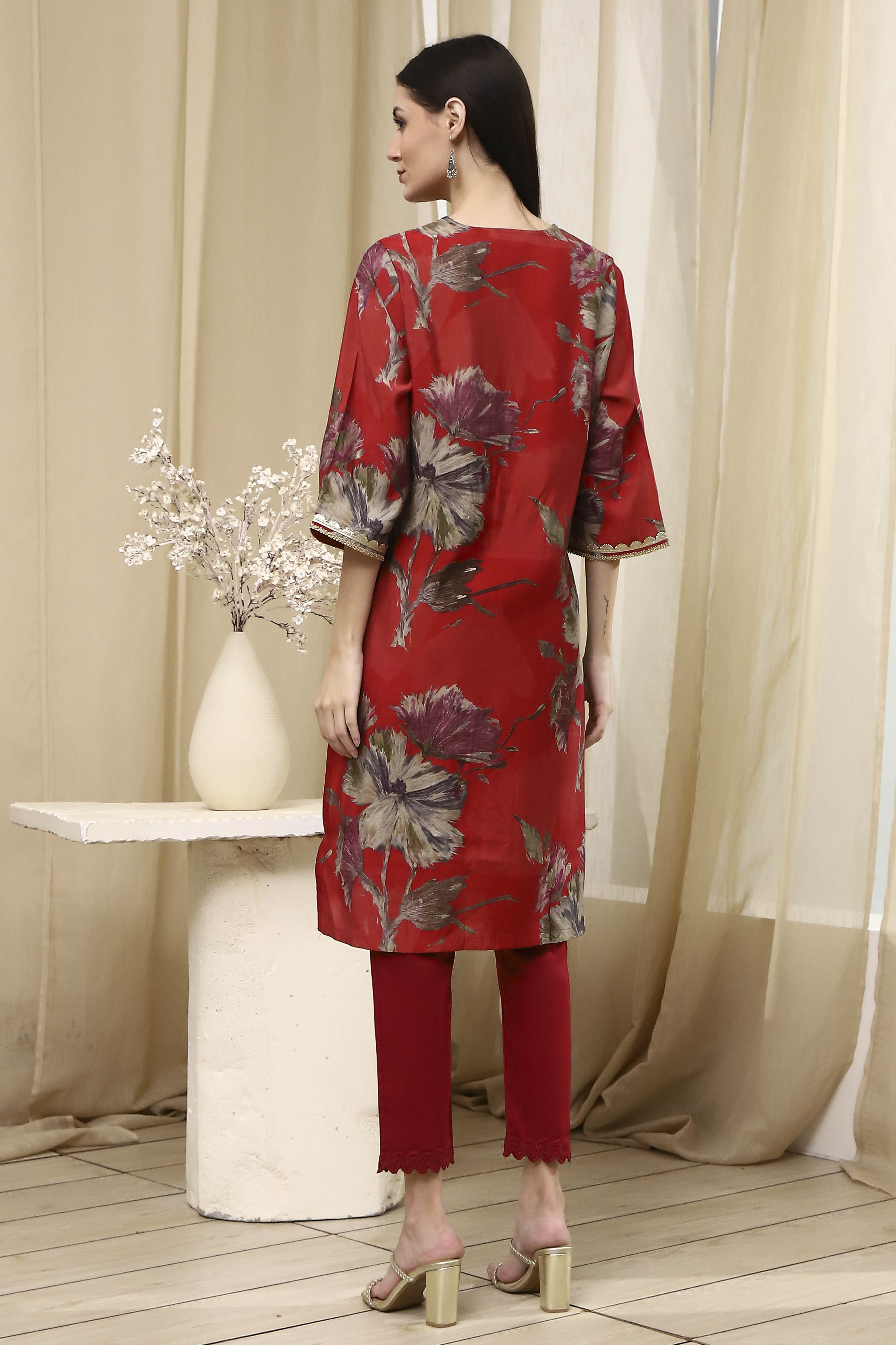 Coral Red Floral Printed Straight Kurta image number 3