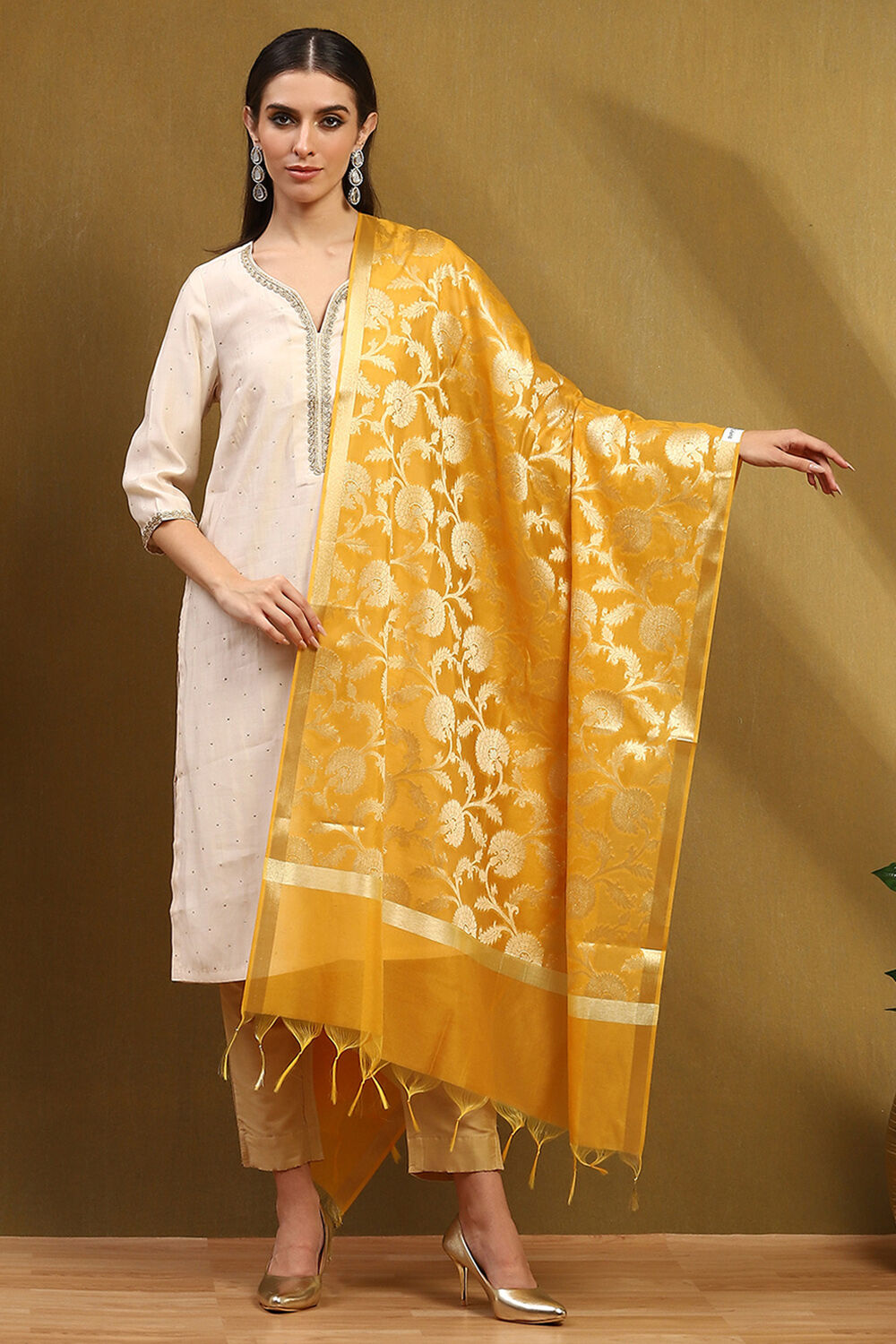 Yellow Yarn-Dyed Festive Dupatta image number 4