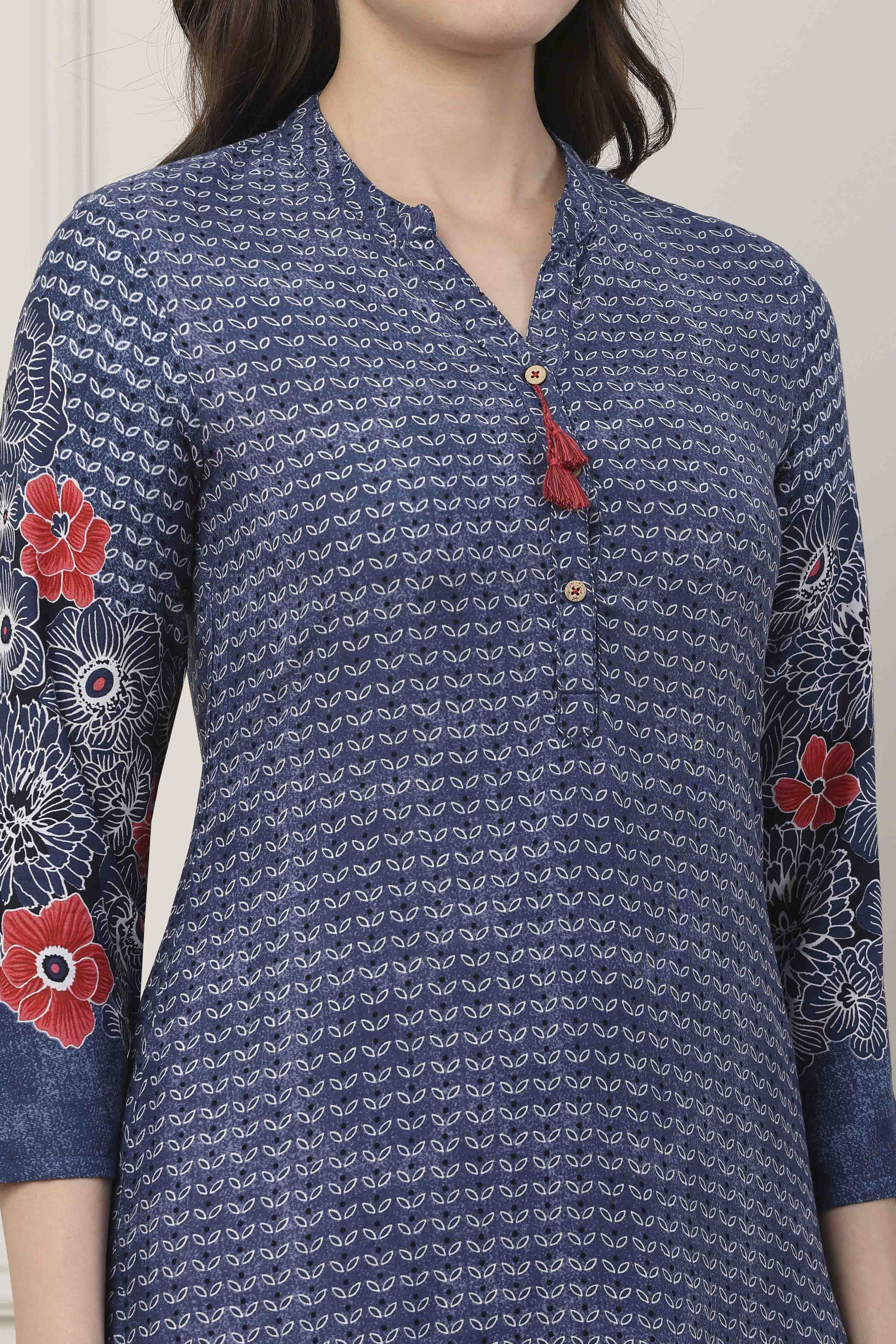 Indigo Blue Floral Printed Straight Kurta image number 1
