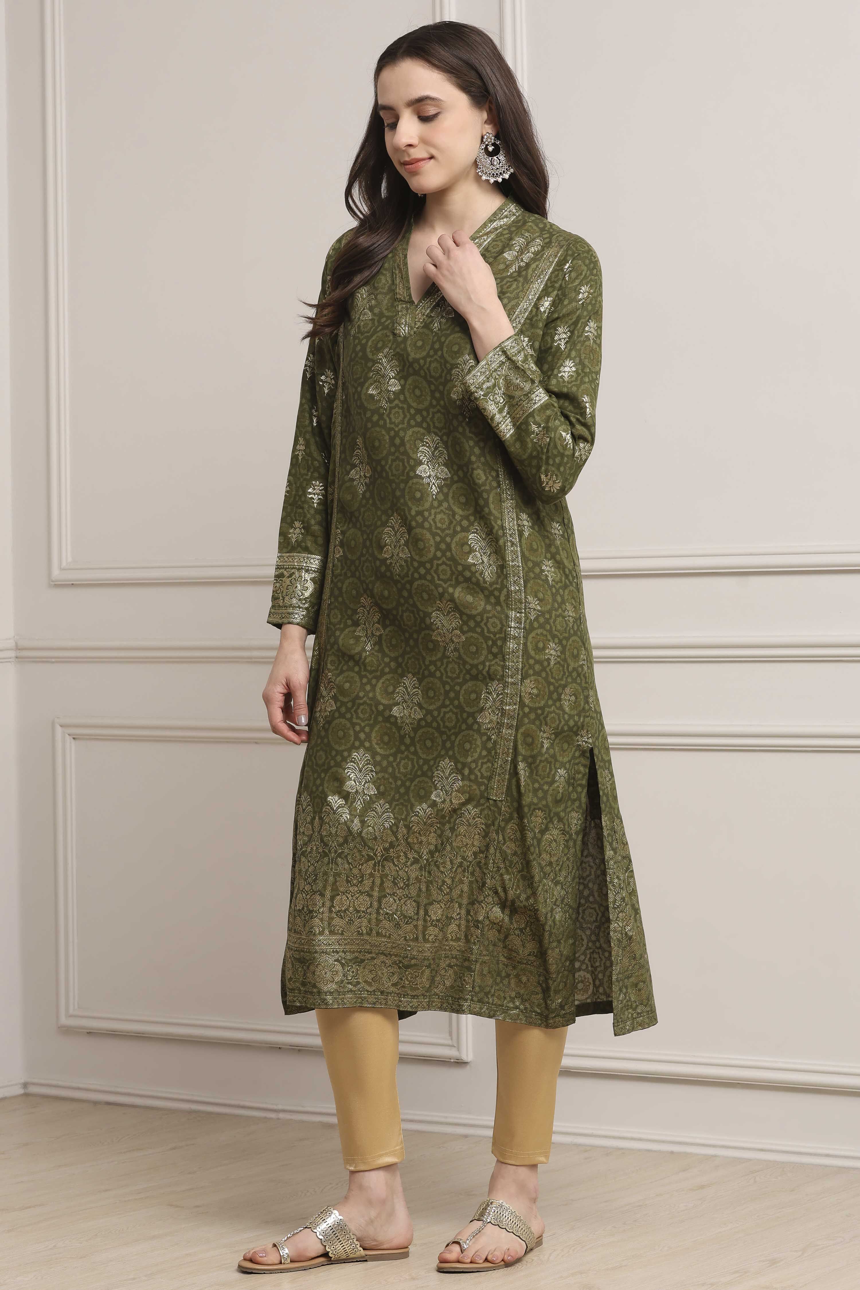 Green Viscose Rayon Straight Kurta Pants Set image number 3