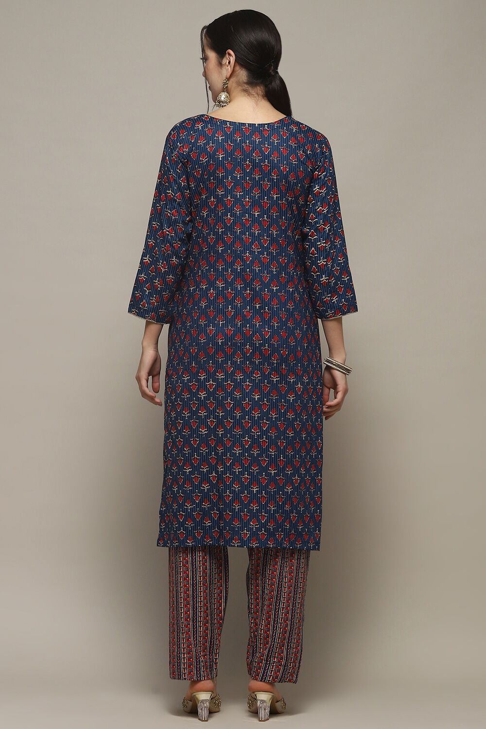Green Cotton Unstitched Suit set image number 6