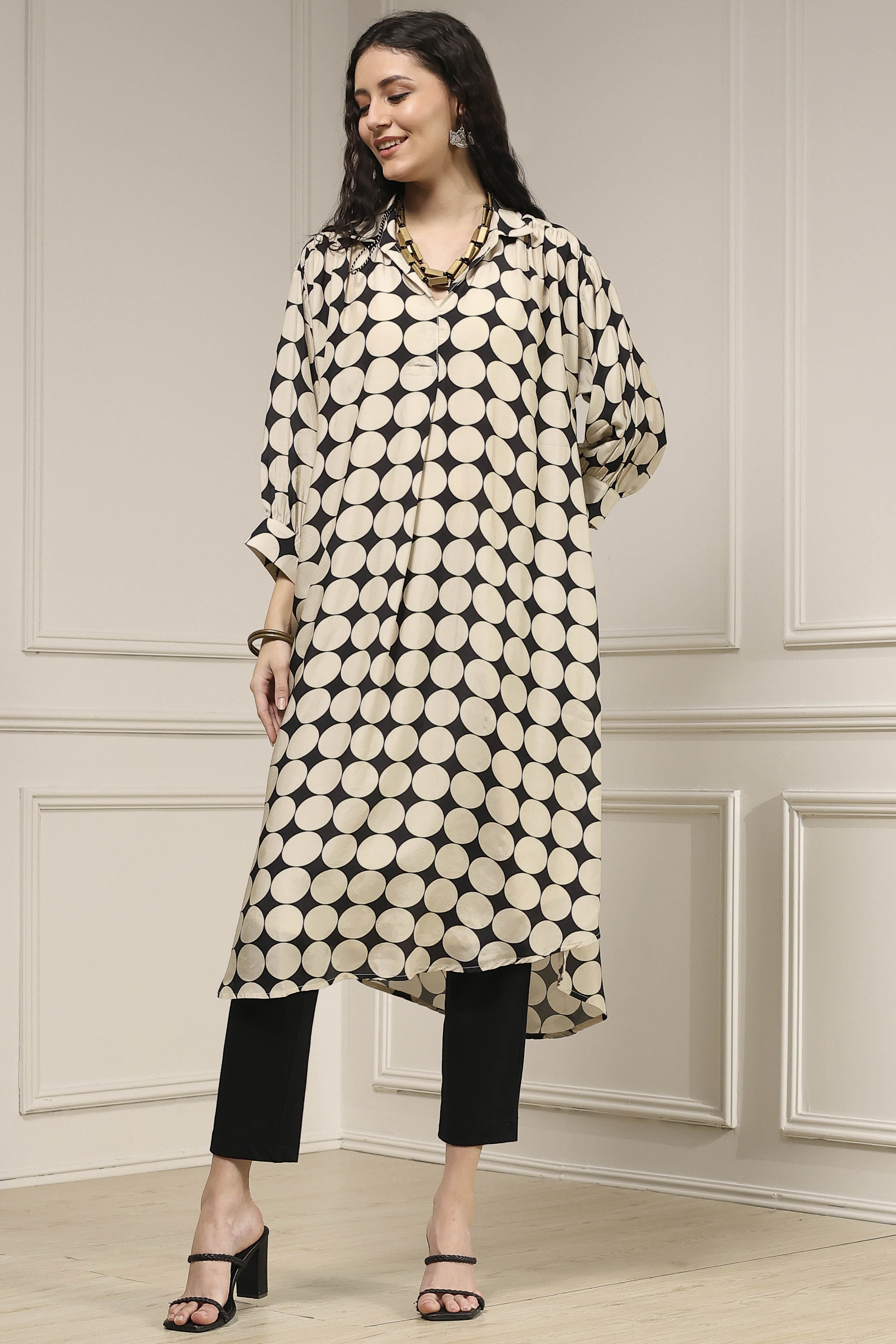 Ivory Printed A-Line Kurta image number 5