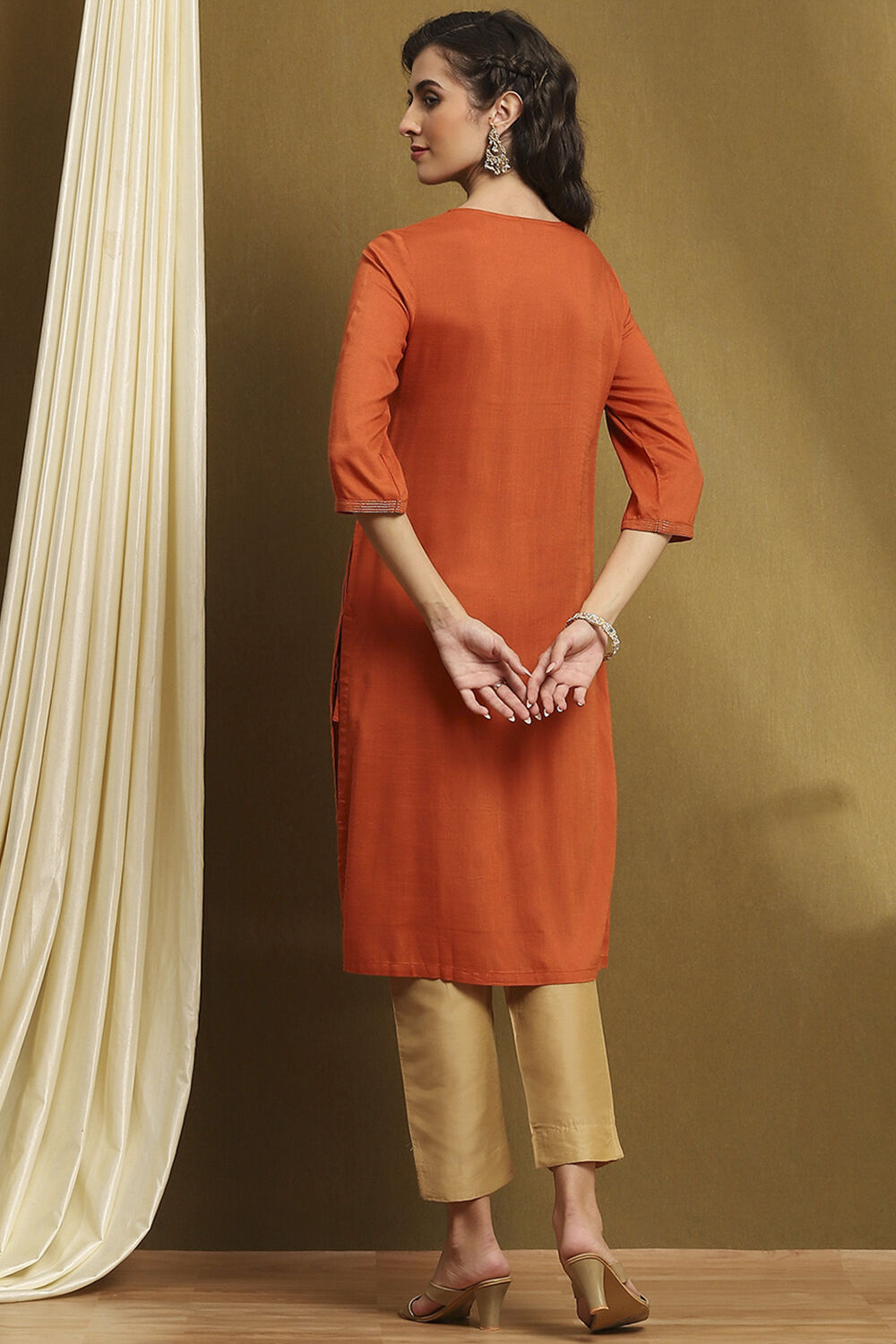 Burnt Orange Solid Regular Fit Straight Kurta image number 3