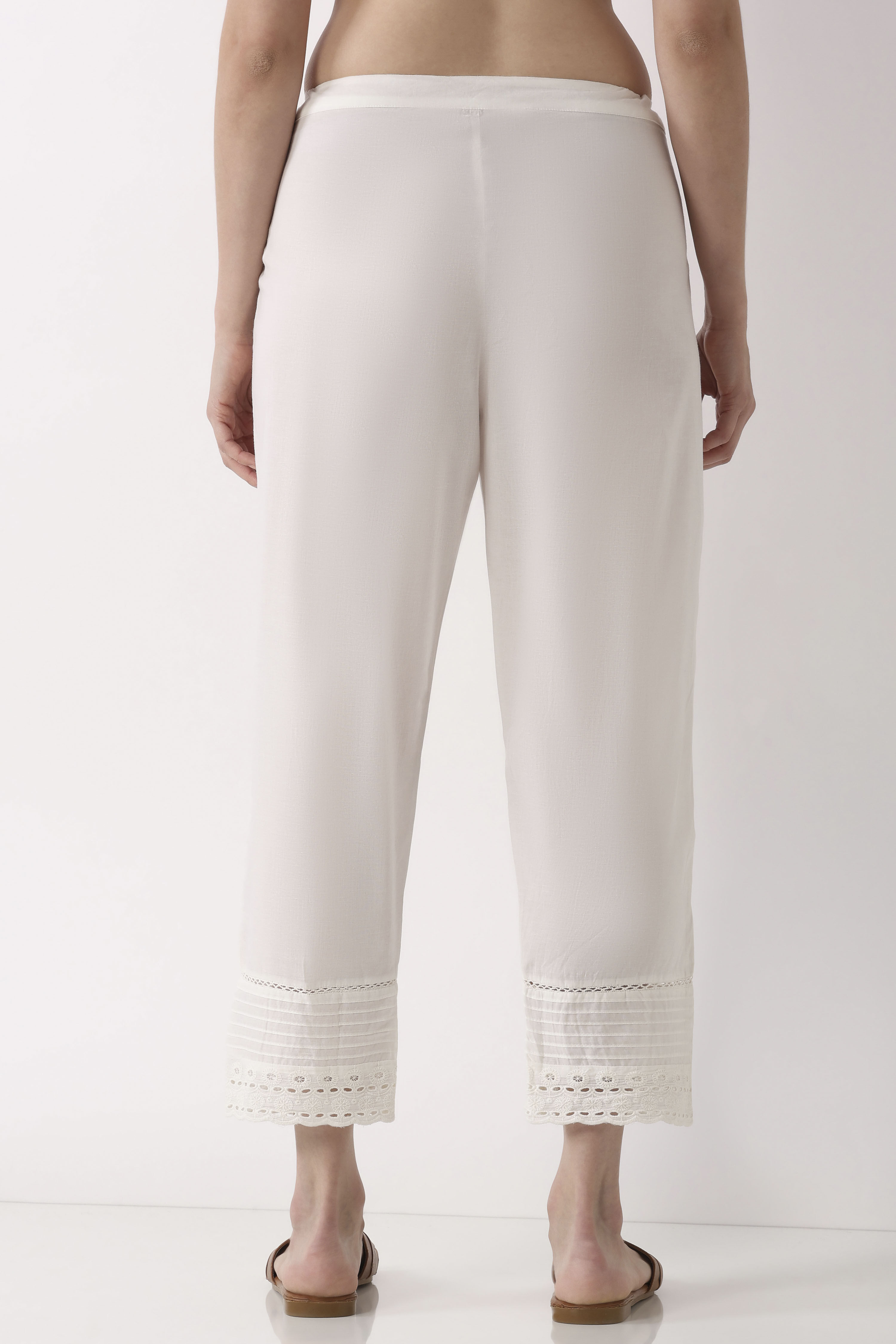 Off White Cotton Regular Pants image number 5