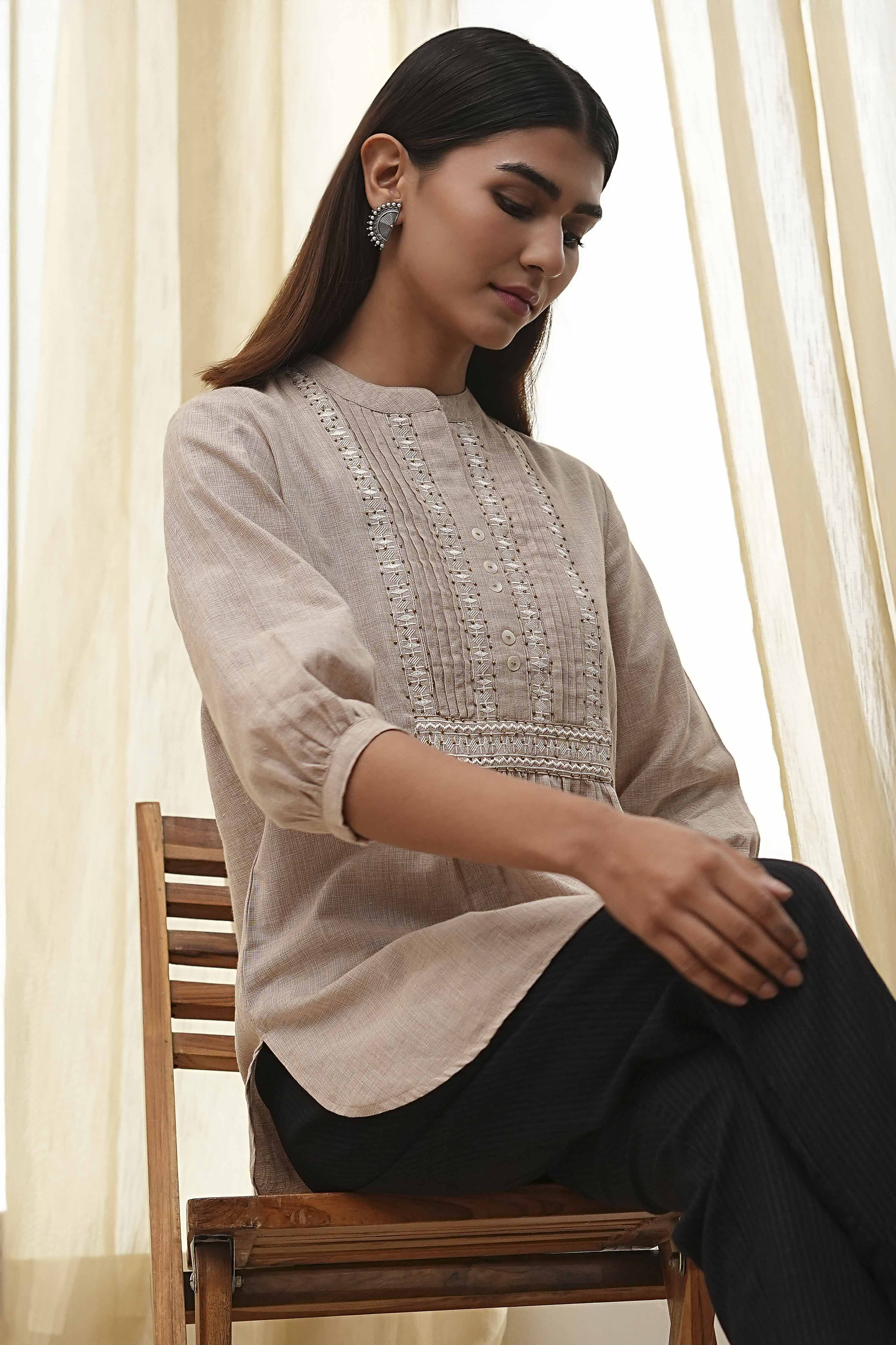 Black Cotton Yarn-Dyed Short Straight Kurta image number 6