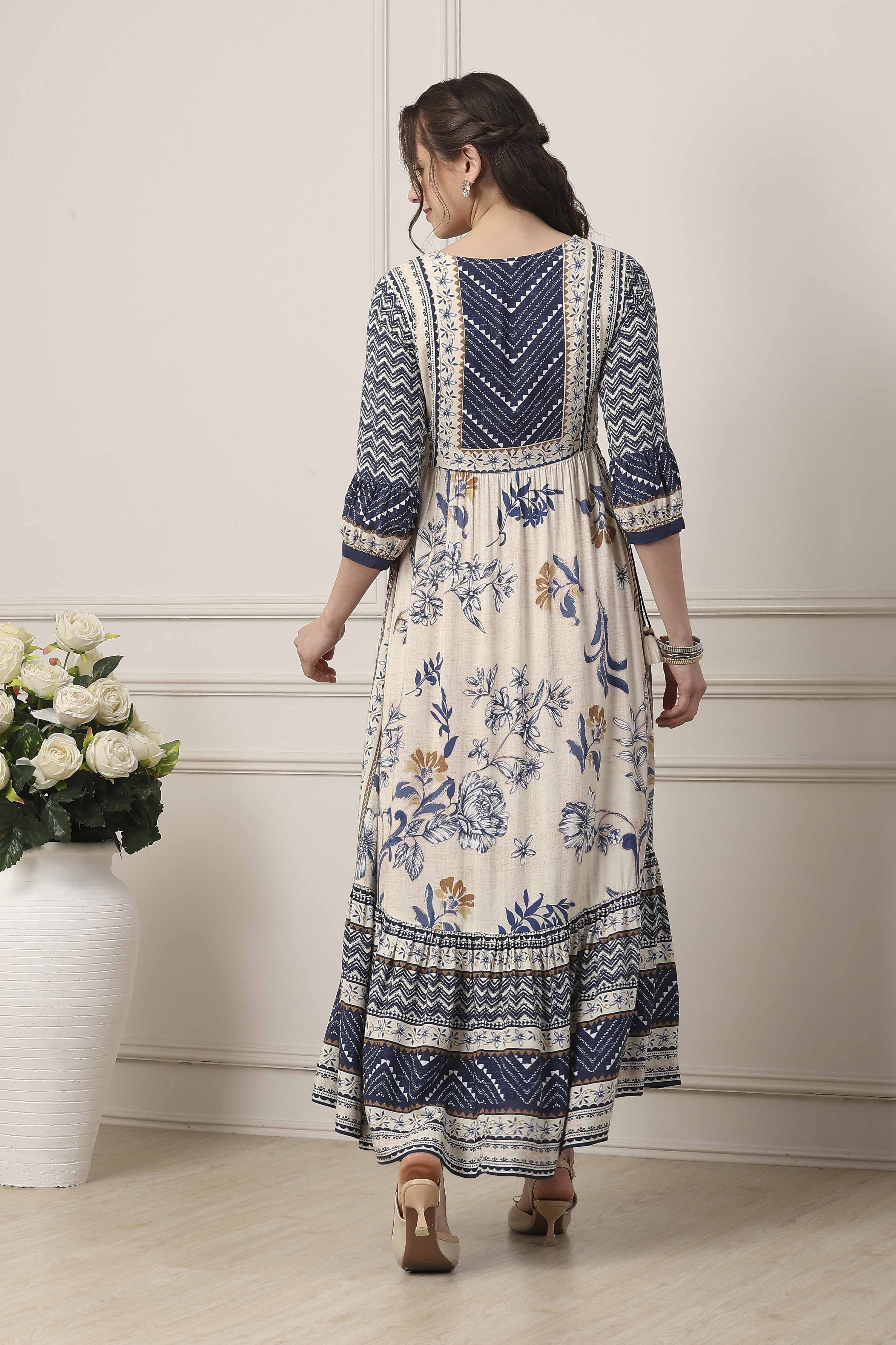 Blue Floral Printed Flared Maxi Dress image number 3