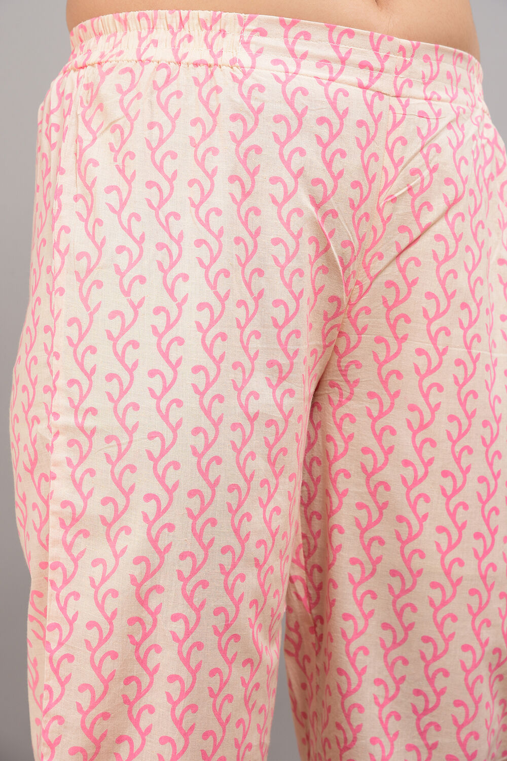 Pink Cotton Screen Print Unstitched Suit Set image number 4