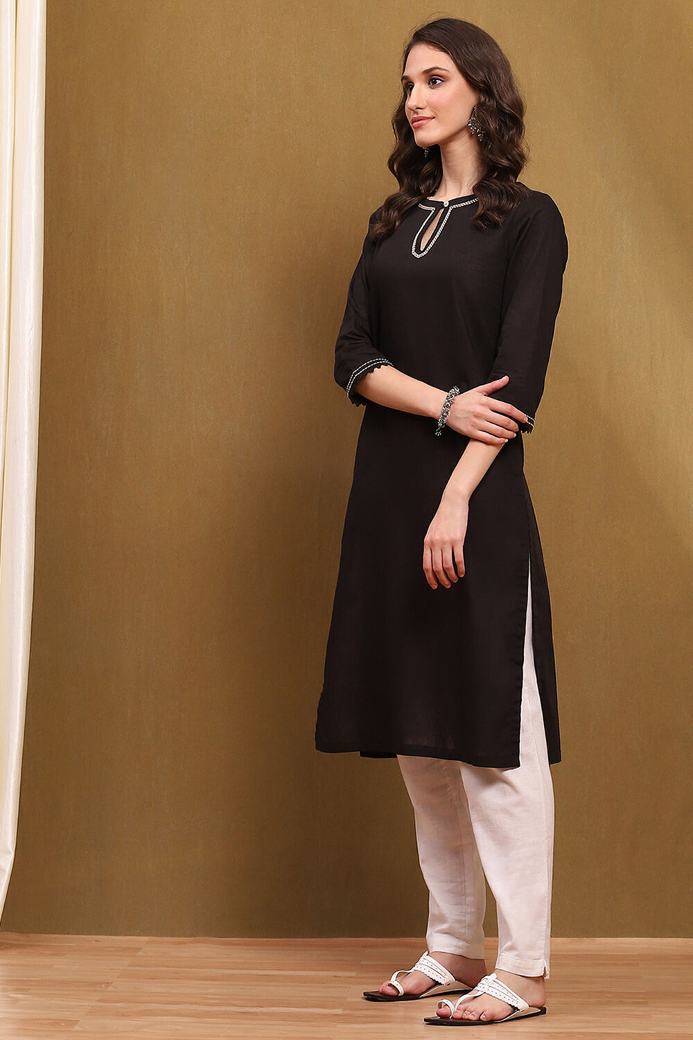 Beige Cotton Blend Solid Straight Kurta image number 2