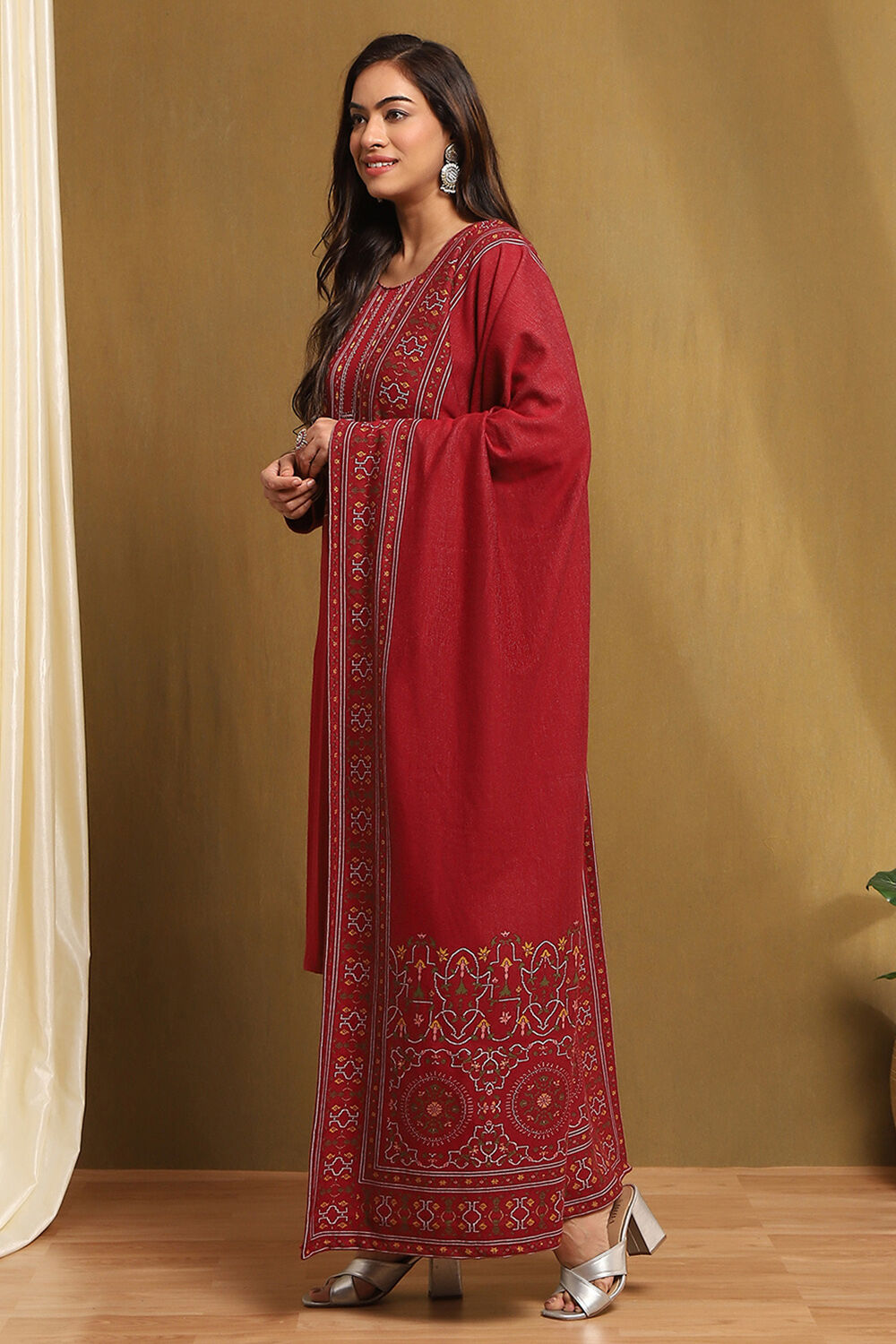 Red Jacquard Straight Set image number 3
