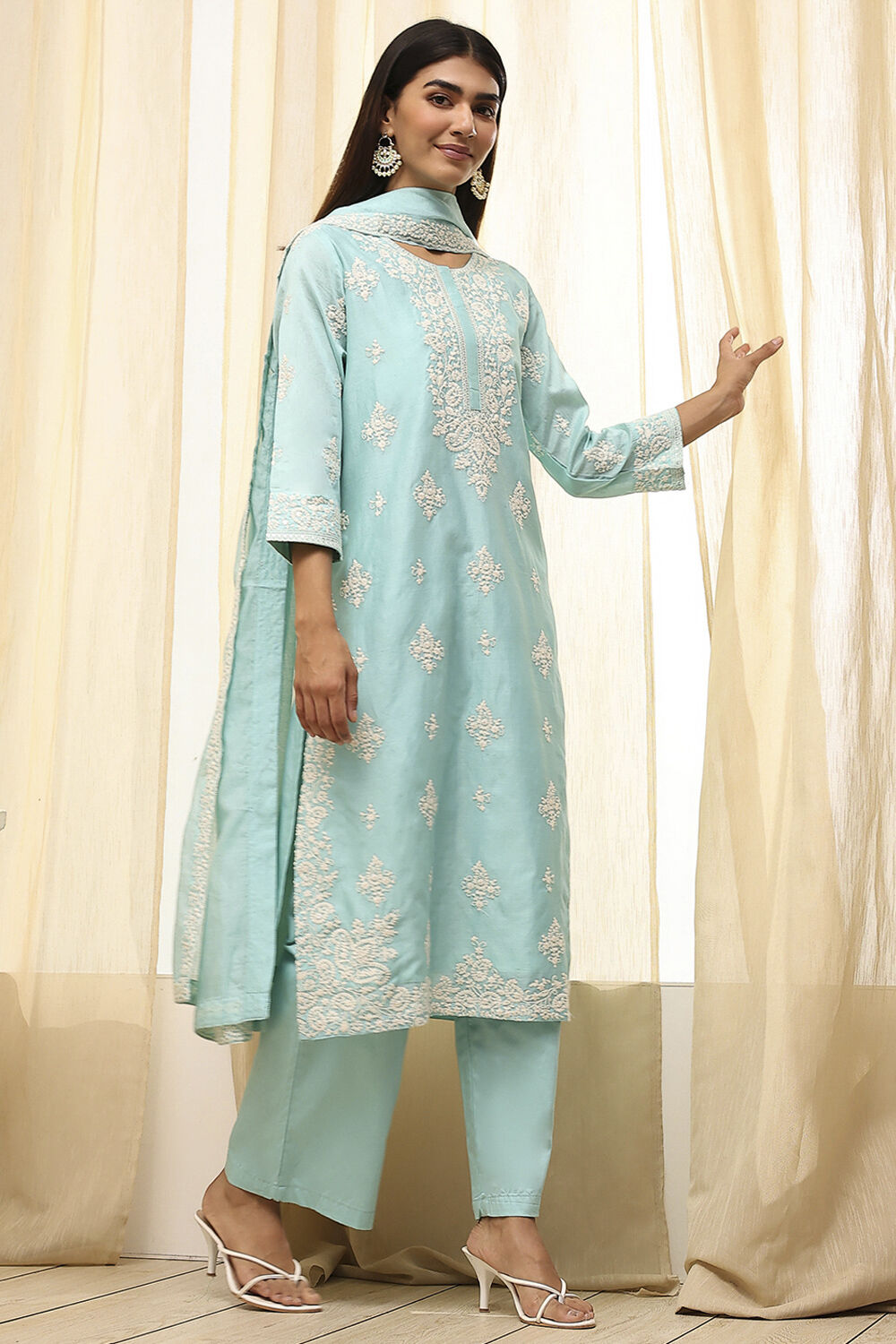 Aqua Cotton Silk Embroidered Straight Suit Set image number 4