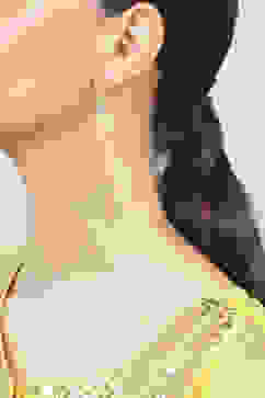 Gold Drop Earrings image number 1