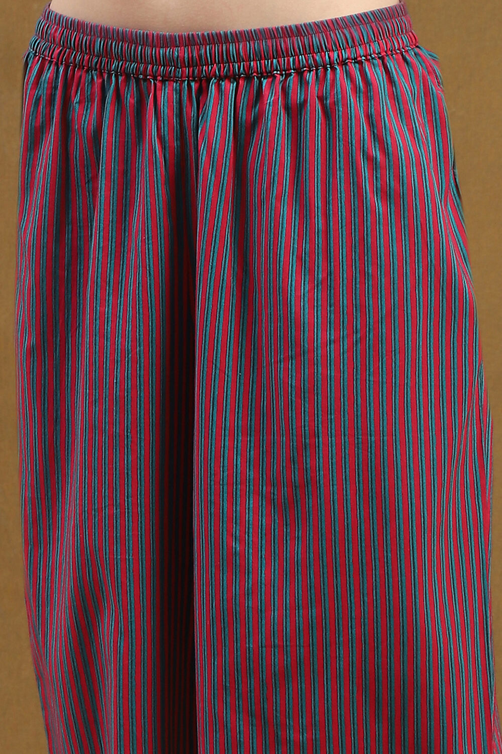 Grey Cotton Floral Printed Gathered Straight Suit Set image number 2