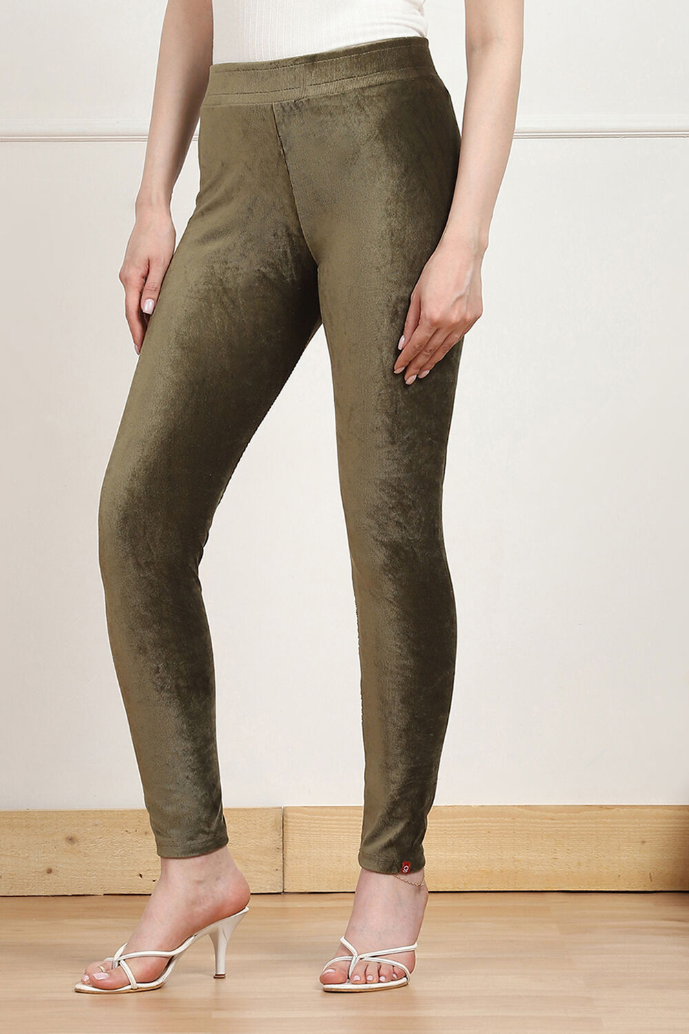 Burgundy Cotton Solid Jeggings image number 2