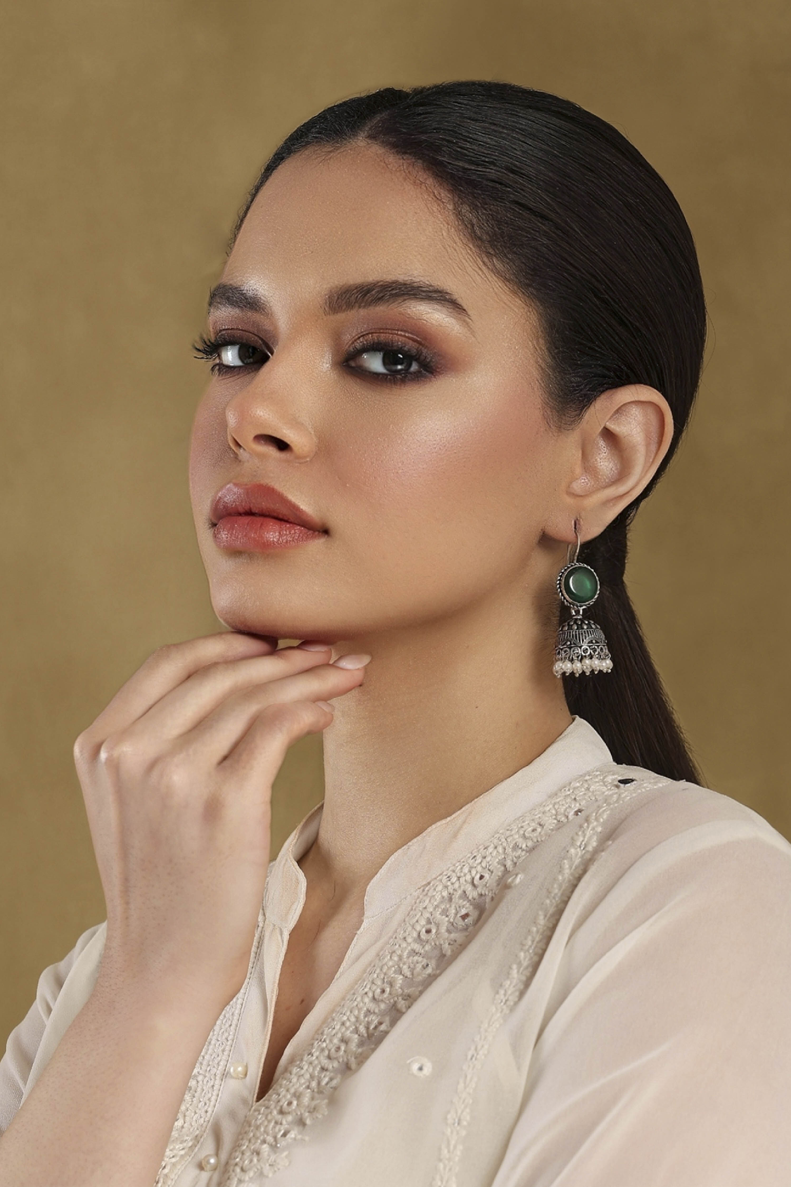 Green Stone Embellished Earrings image number 3