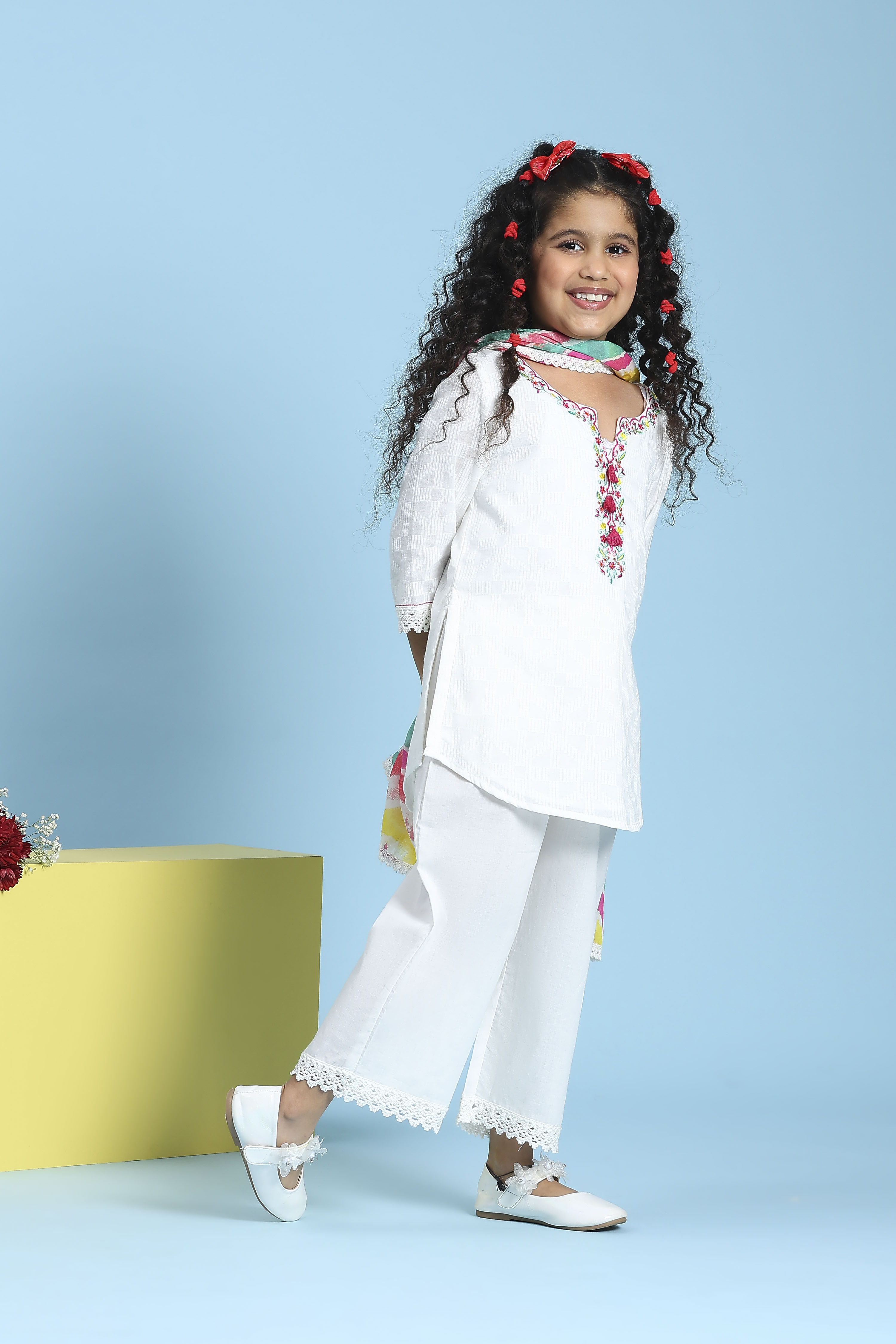 White Cotton Straight Suit Set image number 5