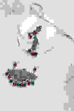 Pink Green Brass Necklace Set image number 0