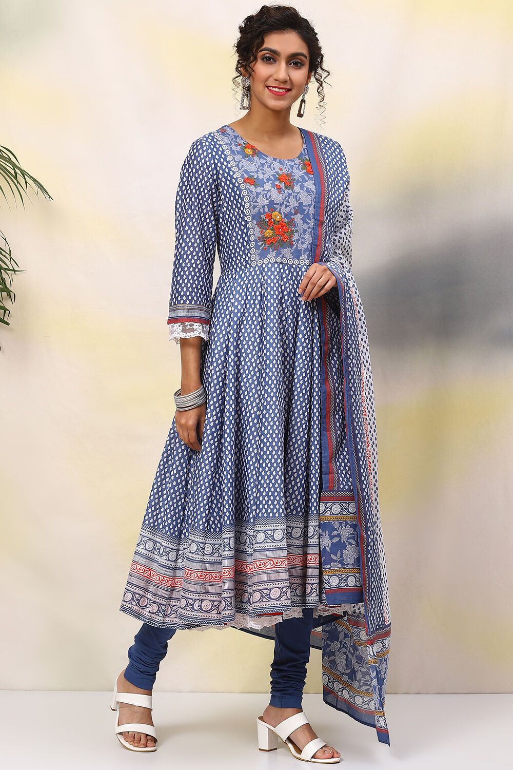 White And Pink Cotton Anarkali Kurta Churidar Suit Set image number 6