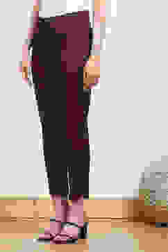 Burgundy Cotton Solid Jeggings image number 2