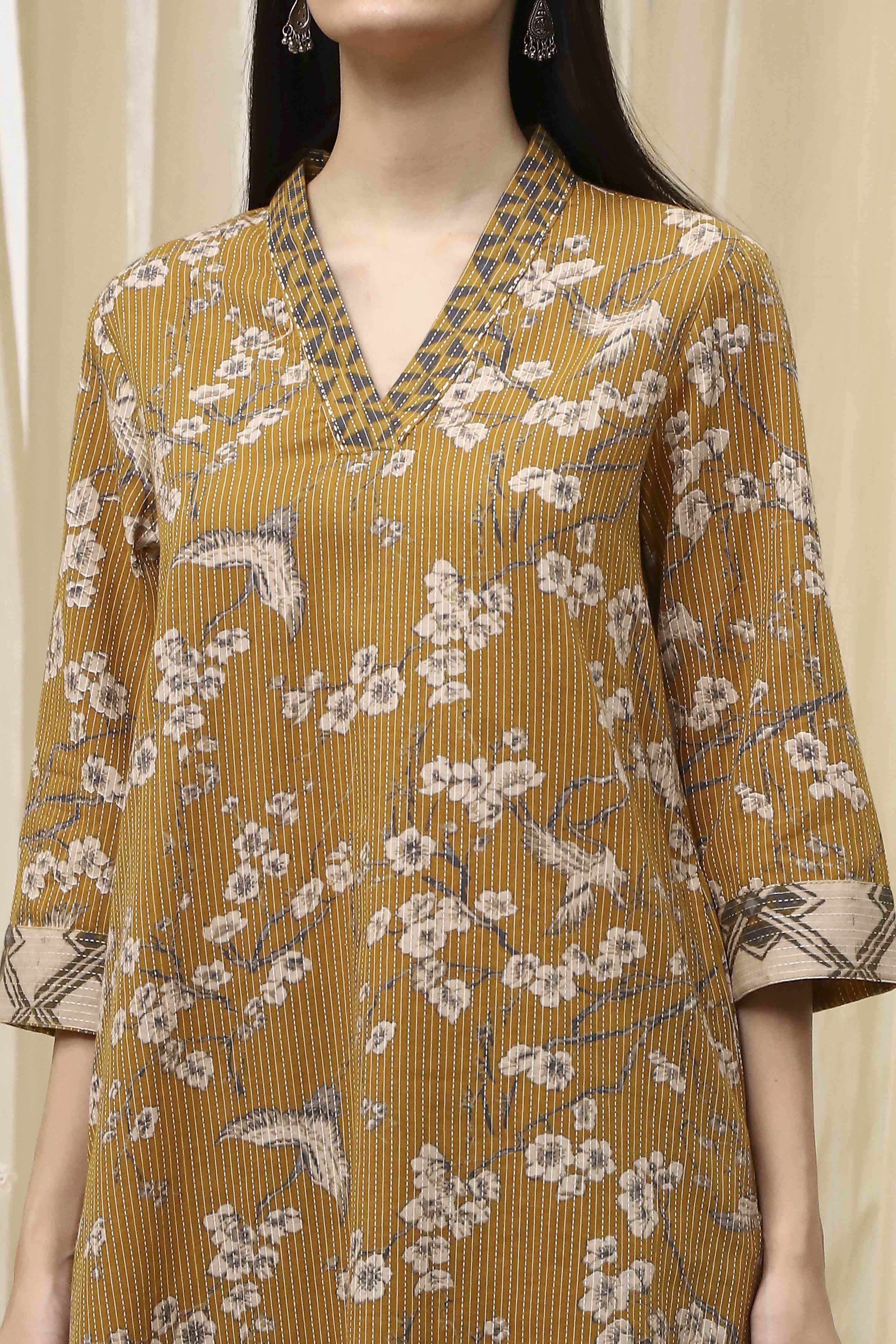 Mustard Yellow Cotton Printed Straight Kurta image number 1